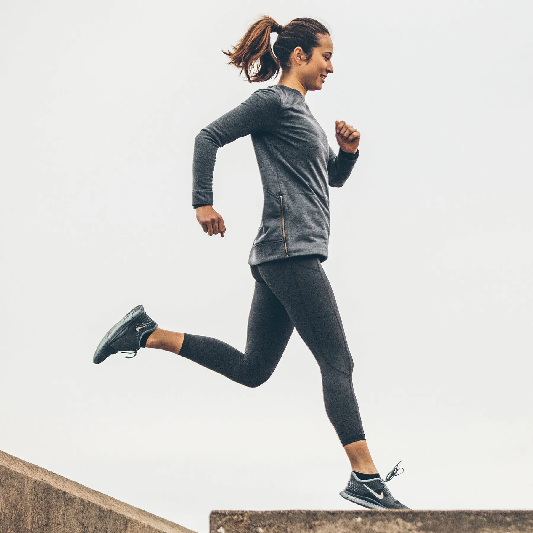 The Harper Legging in Black sold by Taylor Stitch product image thumbnail 2