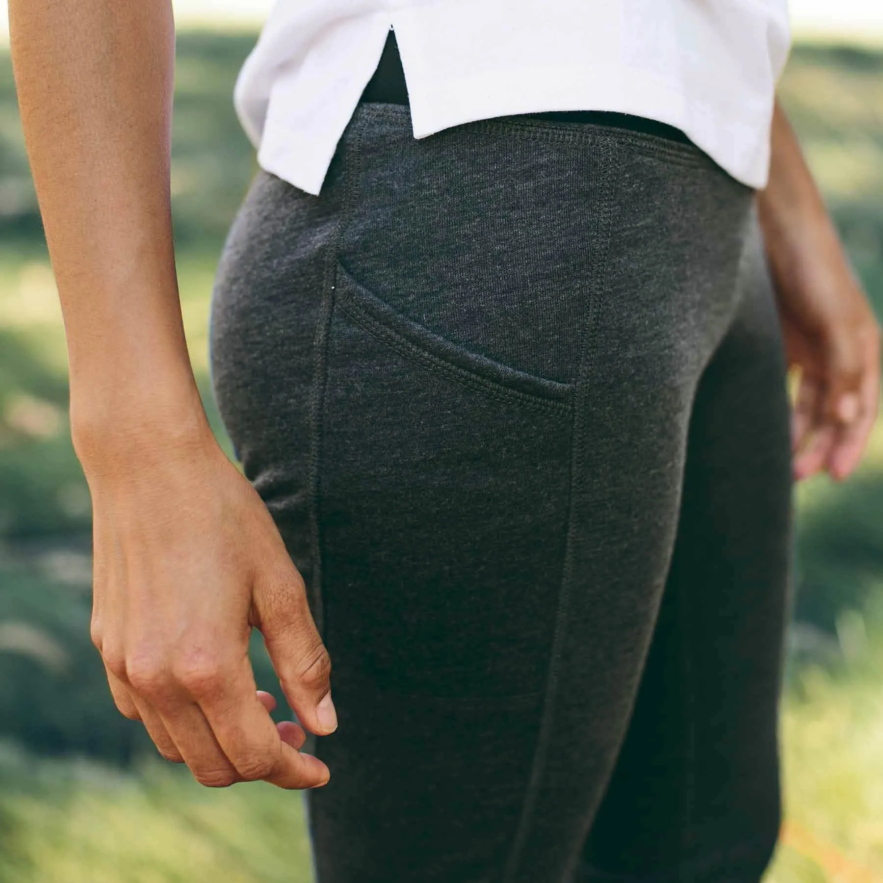 The Harper Legging in Indigo Melange Fleece sold by Taylor Stitch product image thumbnail 3