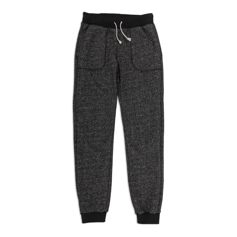 The Women's Apres Sweatpant in Salt and Pepper Fleece sold by Taylor Stitch