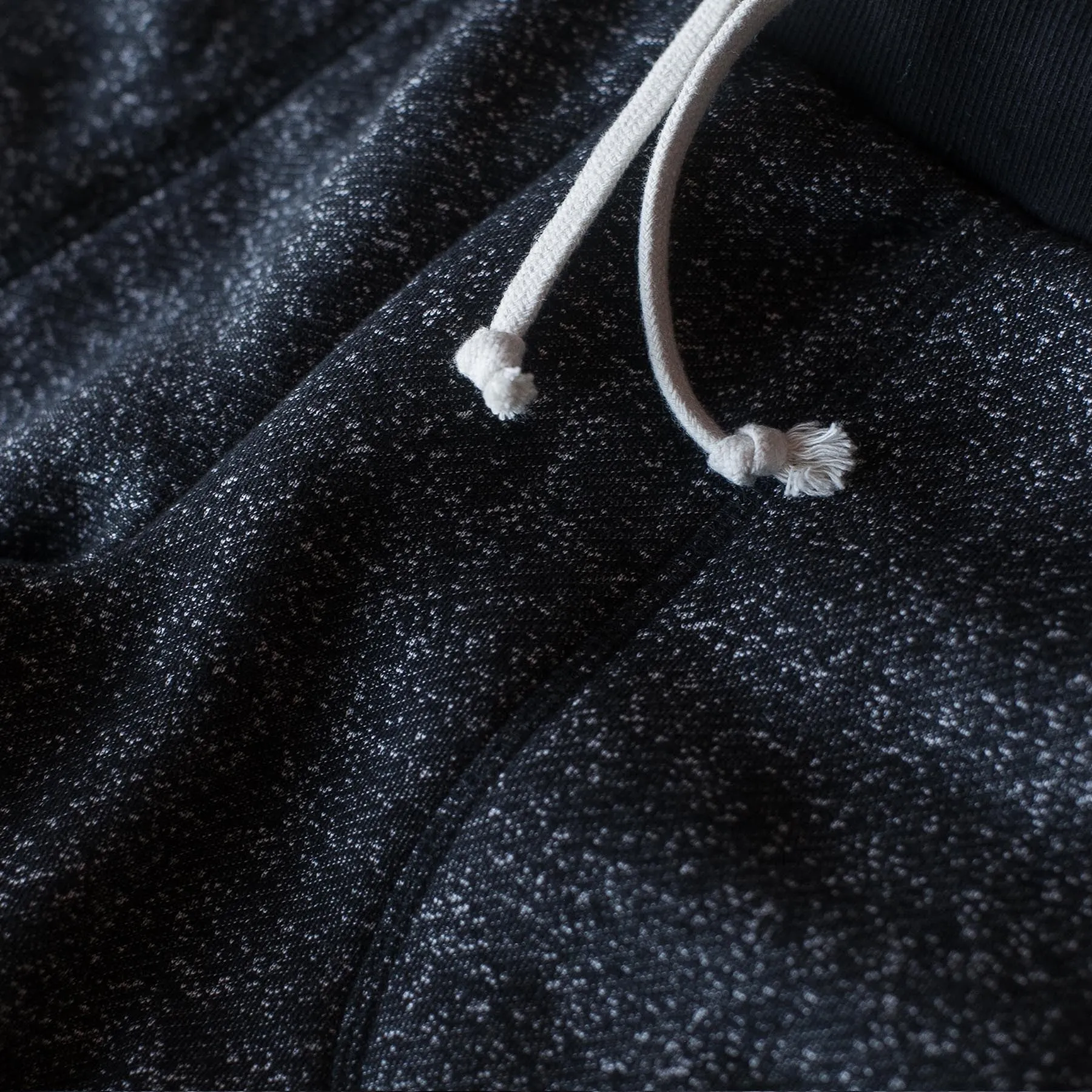 The Women's Apres Sweatpant in Salt and Pepper Fleece sold by Taylor Stitch product image thumbnail 3