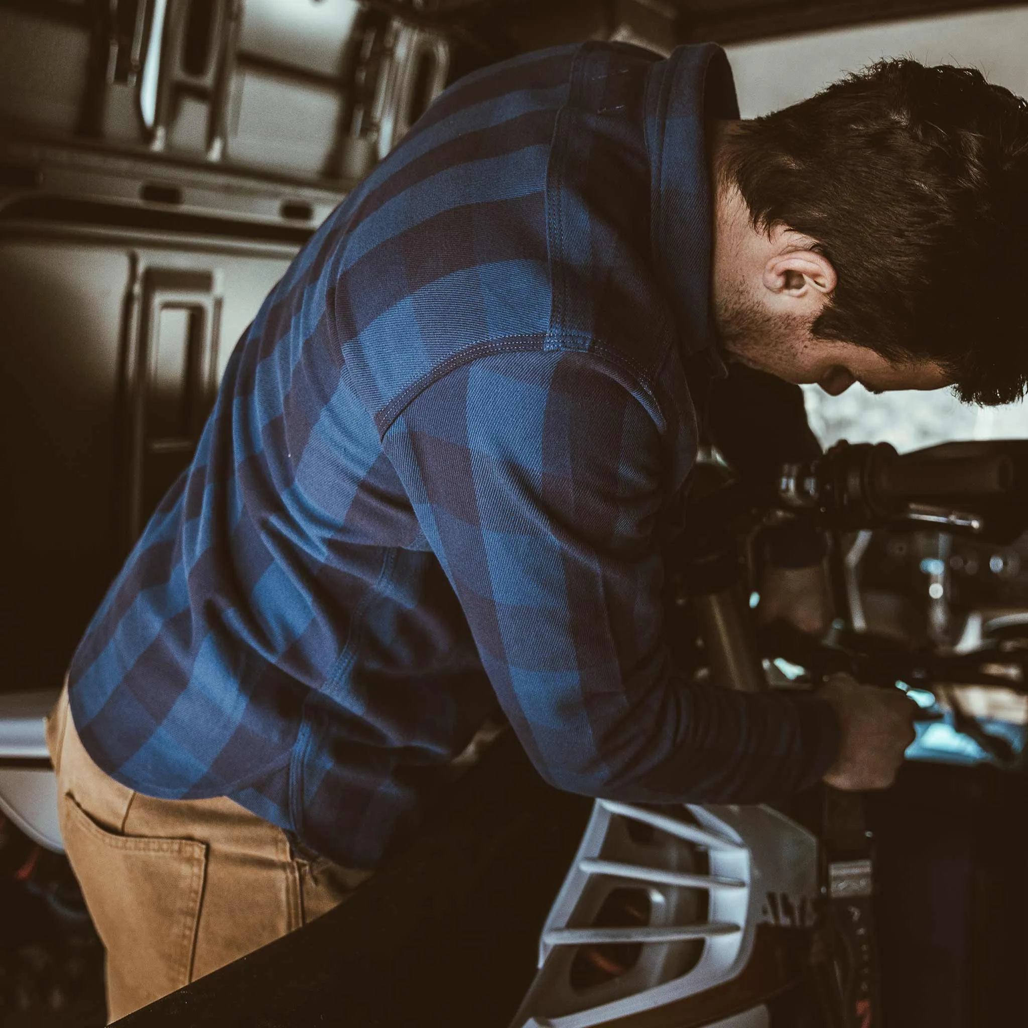 The Moto Utility Shirt in Royal & Navy Buffalo Plaid sold by Taylor Stitch product image thumbnail 3