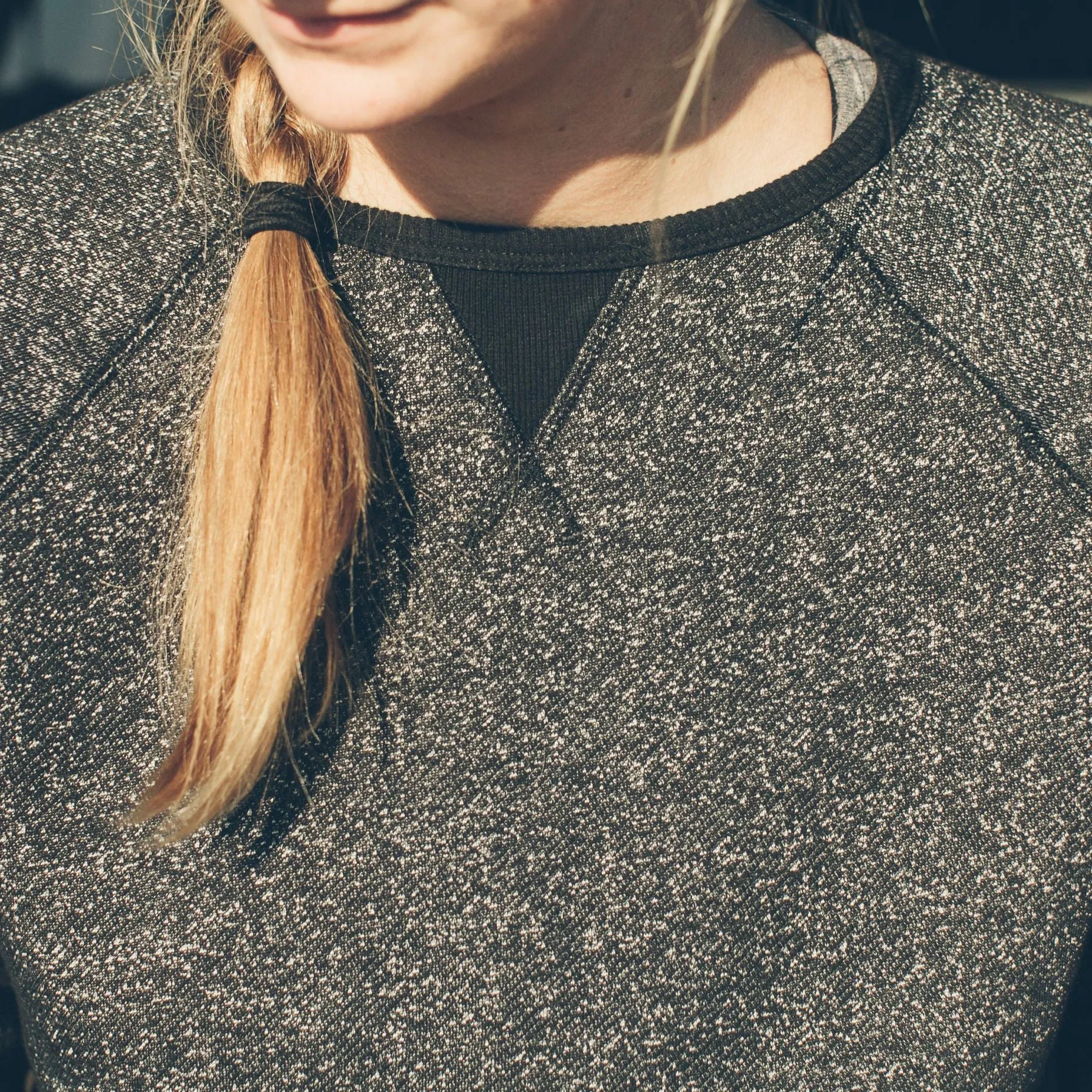 The Women's Apres Crewneck in Salt and Pepper Fleece sold by Taylor Stitch product image thumbnail 4