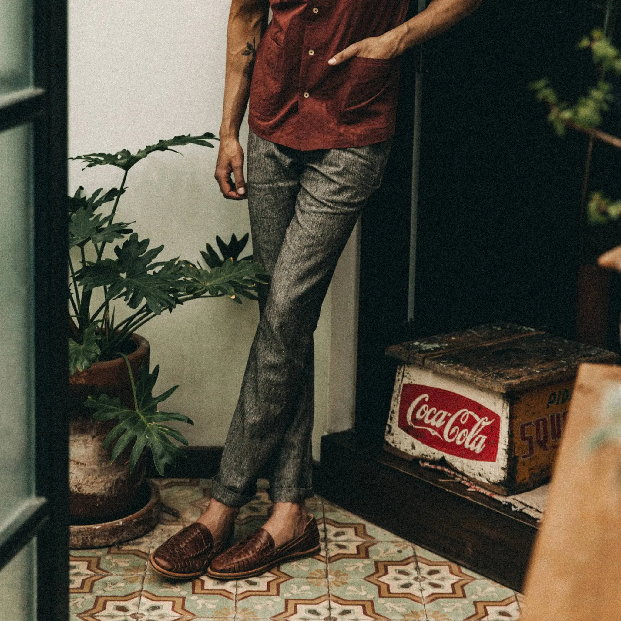 The Easy Pant in Espresso Linen sold by Taylor Stitch product image thumbnail 2