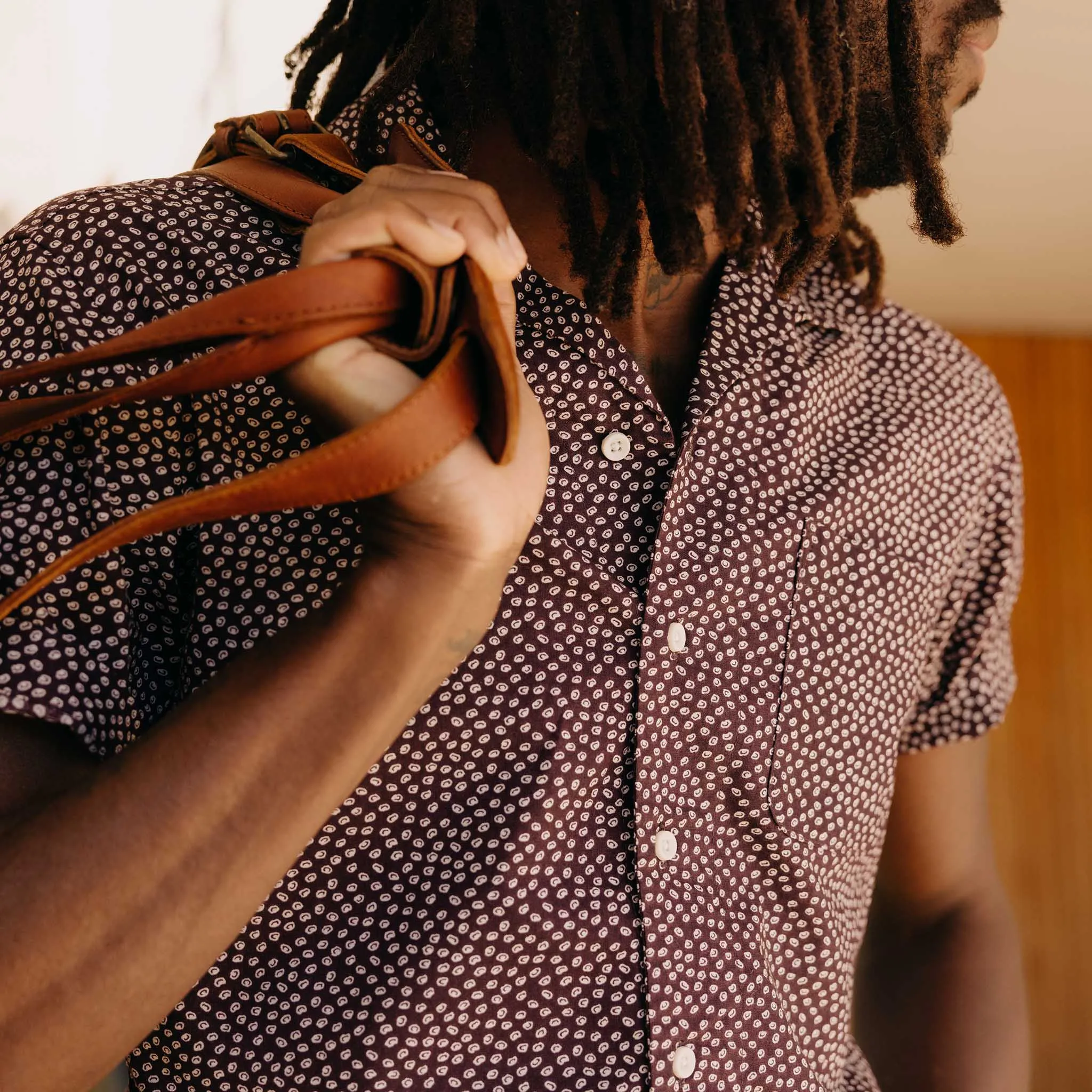 The Short Sleeve Hawthorne in Port Shell sold by Taylor Stitch product image thumbnail 3