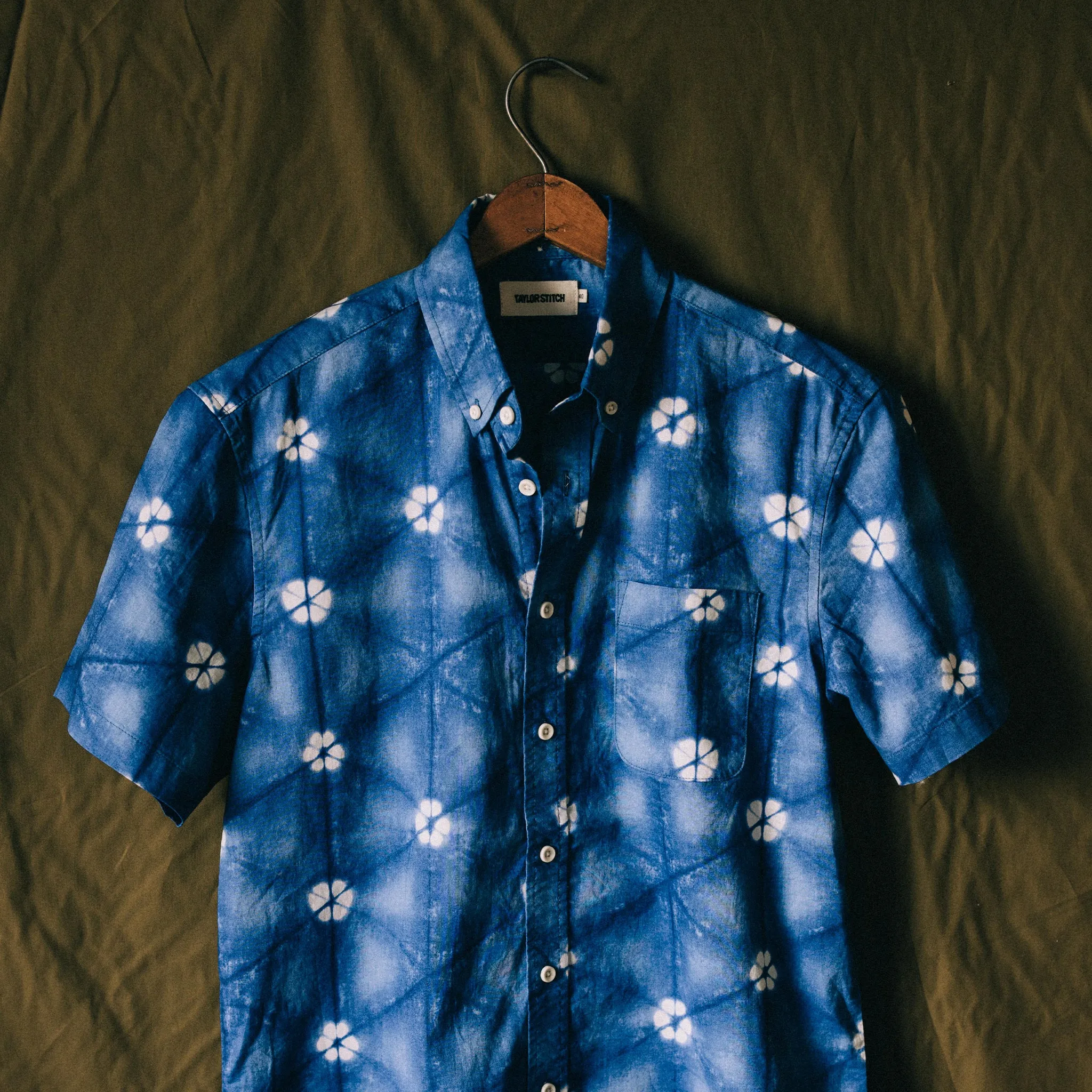 The Short Sleeve Jack in Deep Navy Floral sold by Taylor Stitch product image thumbnail 2