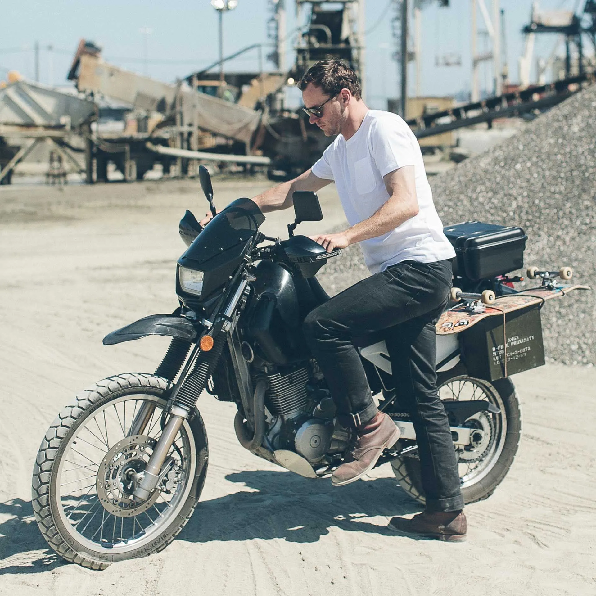 The Slim Jean in Yoshiwa Mills Black Selvage sold by Taylor Stitch product image thumbnail 2