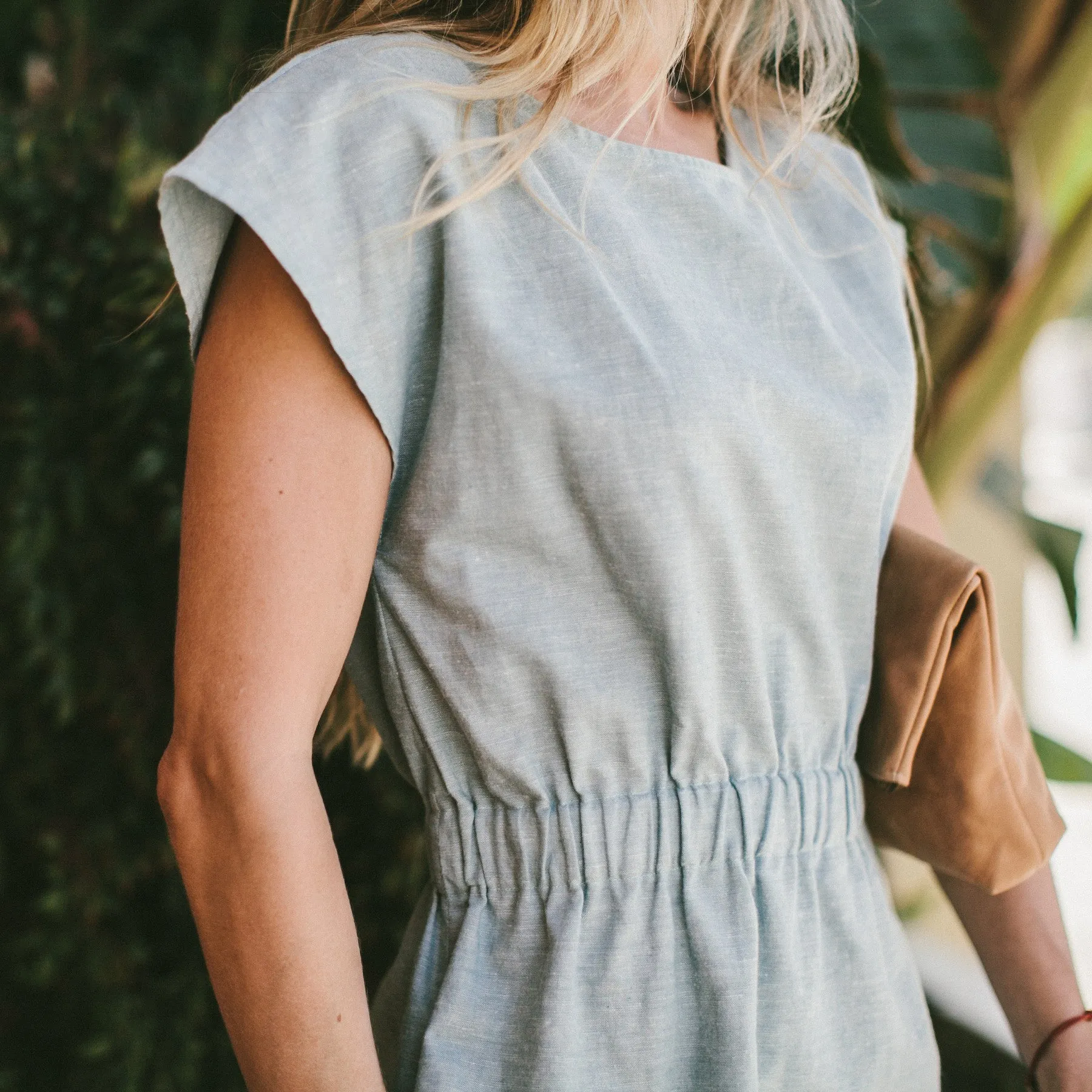The Mira Dress in Seafoam Cotton Linen sold by Taylor Stitch product image thumbnail 4