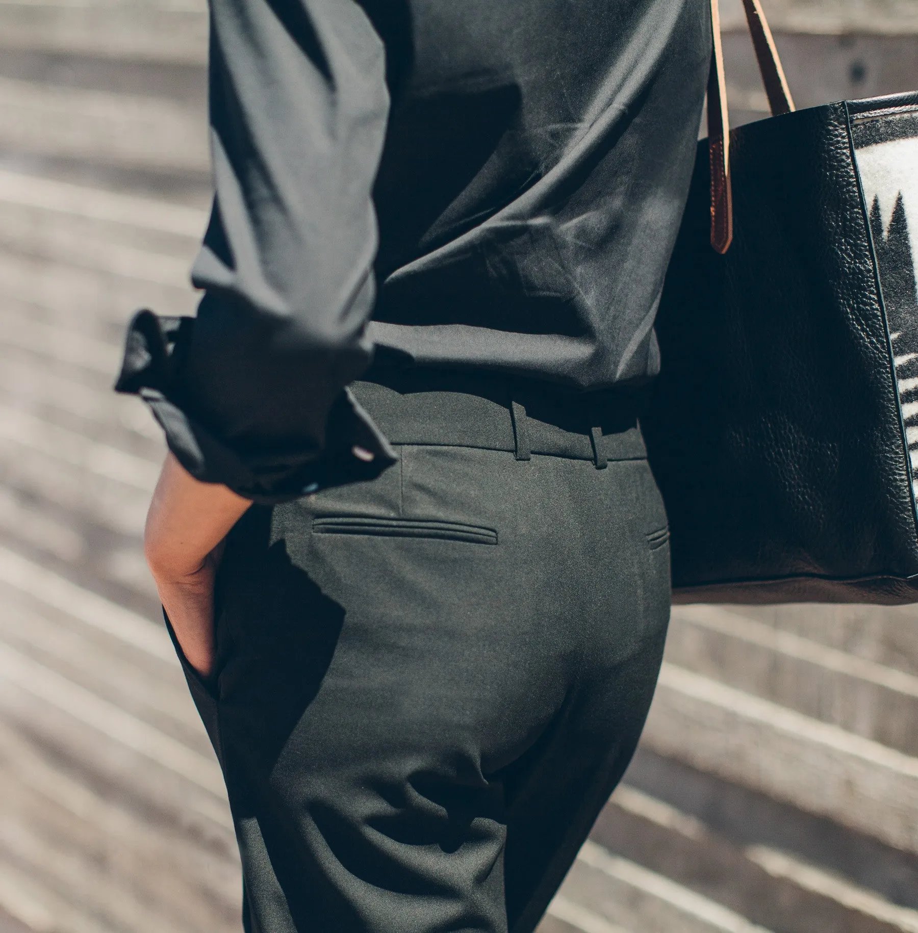 The Parsons Pant in Noir sold by Taylor Stitch product image thumbnail 4