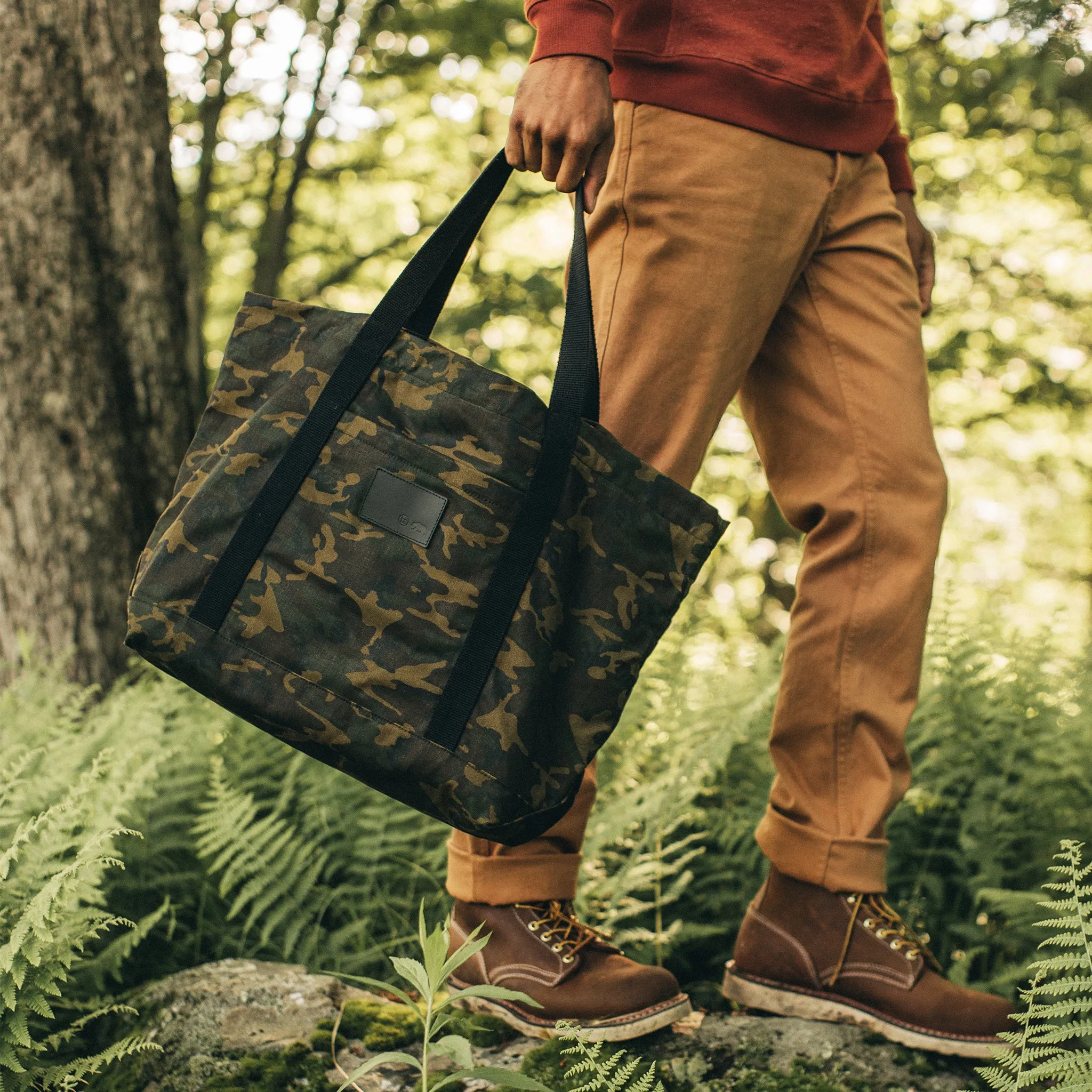 The Market Tote in Camo Boss Duck sold by Taylor Stitch product image thumbnail 4
