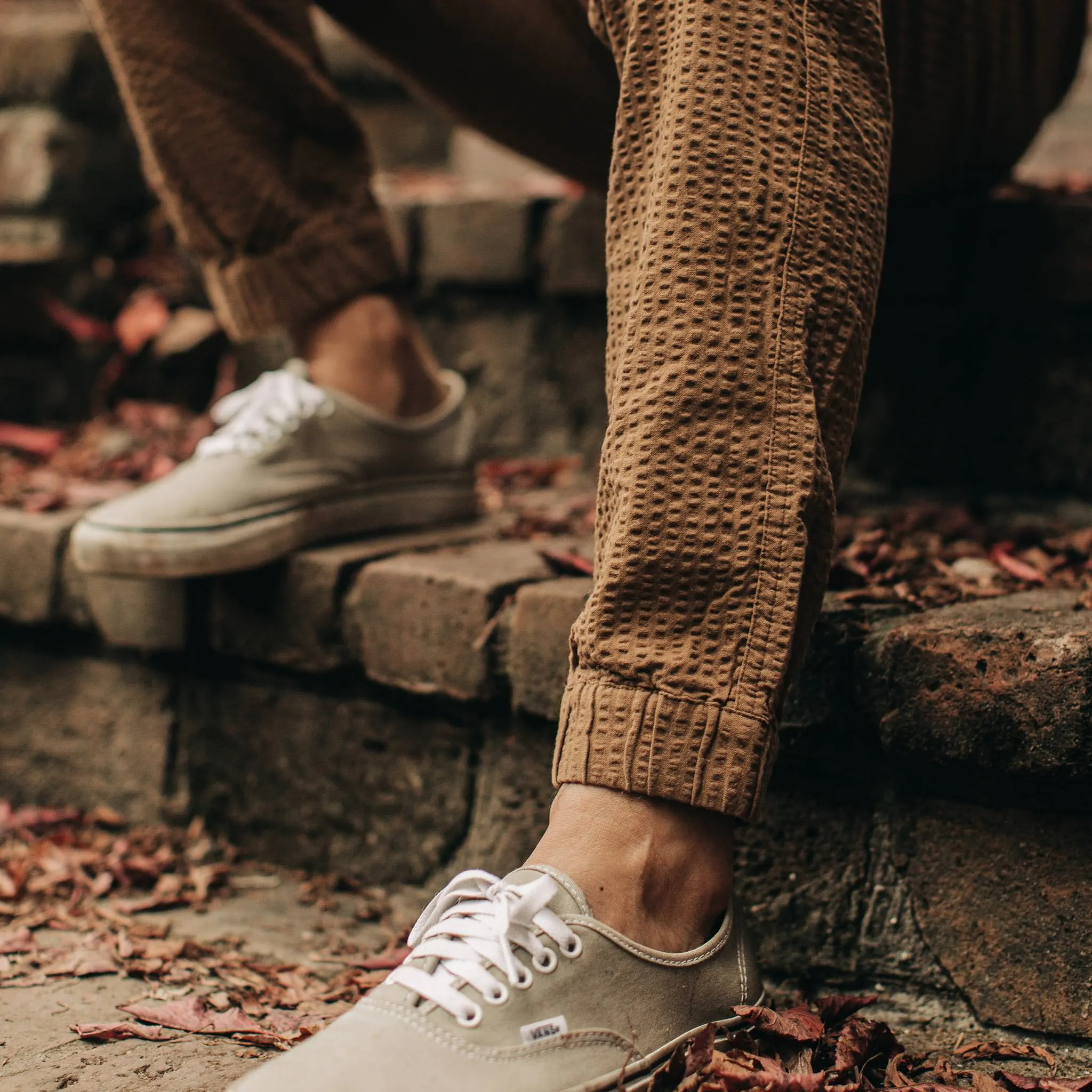 The Après Pant in British Khaki Seersucker sold by Taylor Stitch product image thumbnail 3