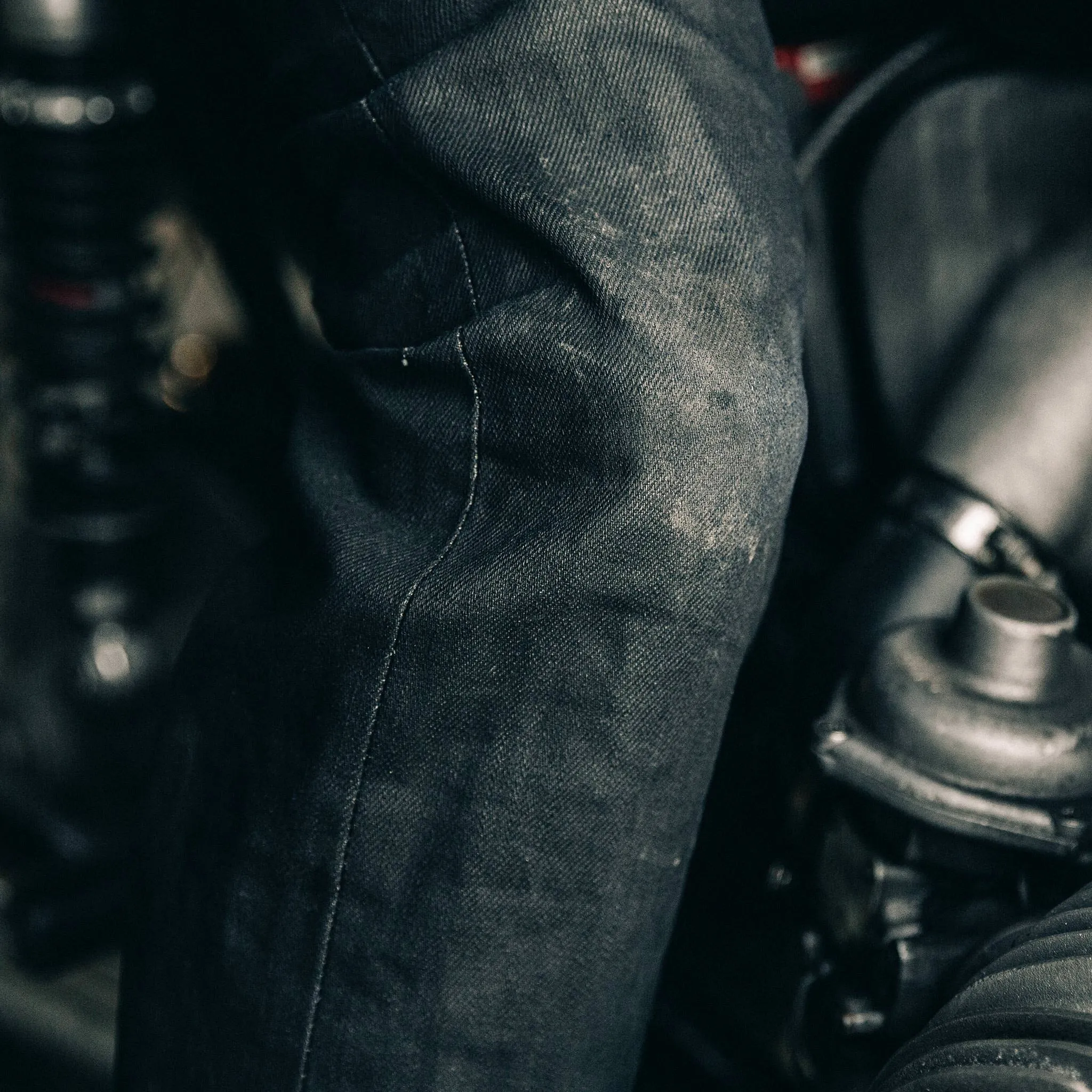 The Slim Jean in Black Over-dye Selvage sold by Taylor Stitch product image thumbnail 3