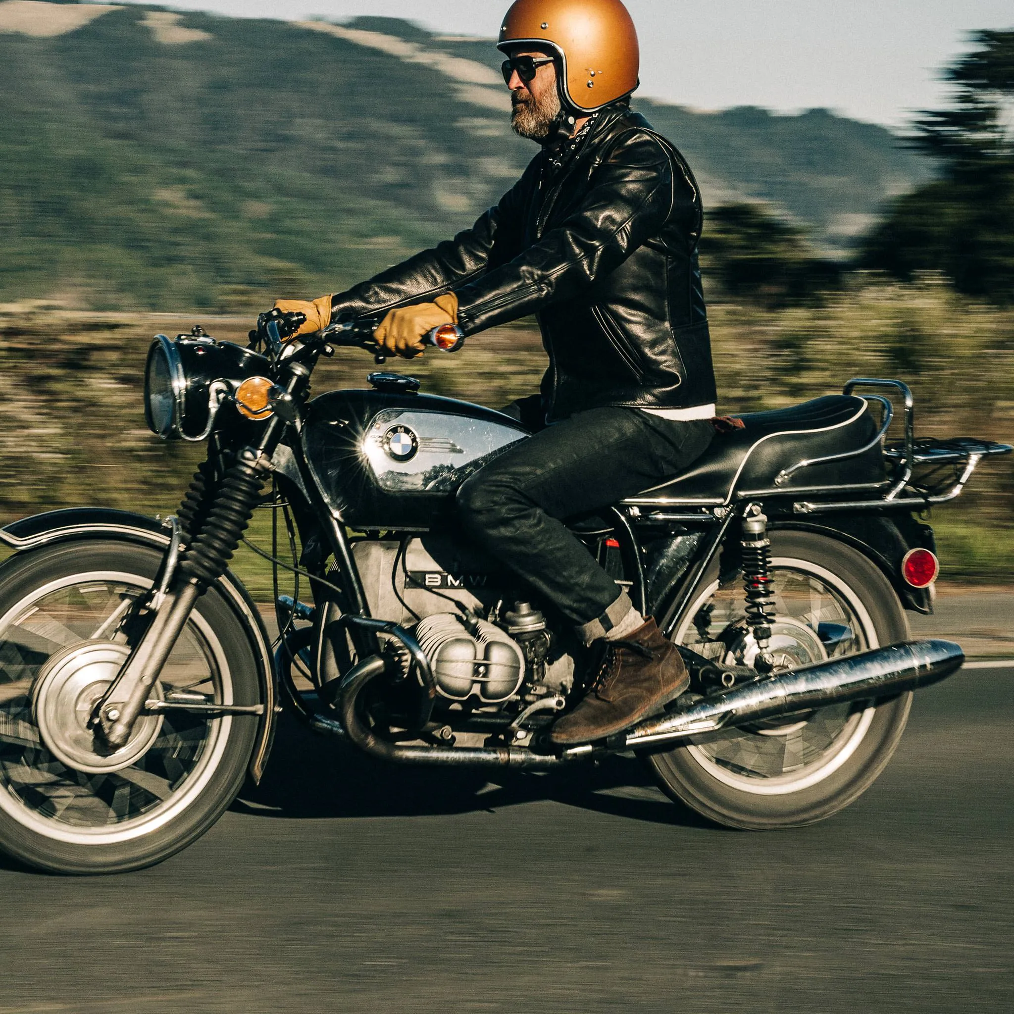 The Slim Jean in Black Over-dye Selvage sold by Taylor Stitch product image thumbnail 5