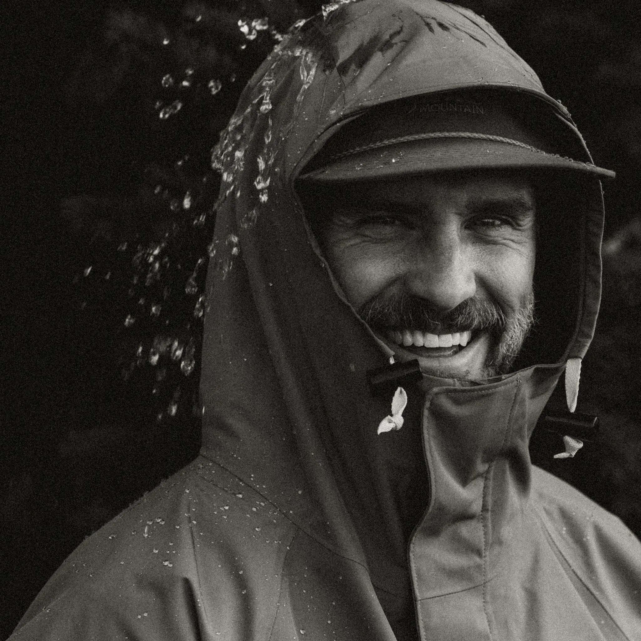 The Owens Parka in Moonlight Gore-Tex sold by Taylor Stitch product image thumbnail 3