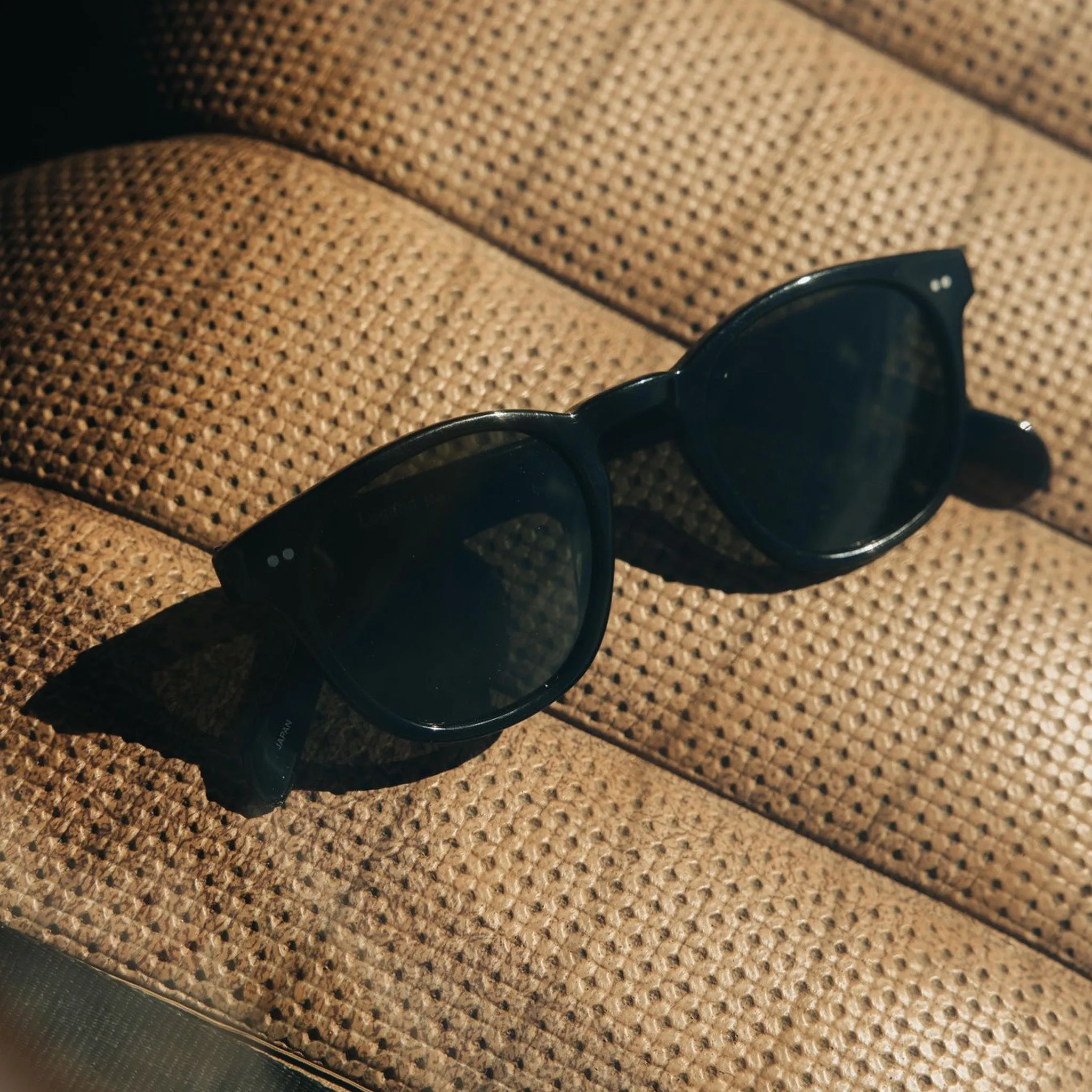 The Legend in Black sold by Taylor Stitch product image thumbnail 5