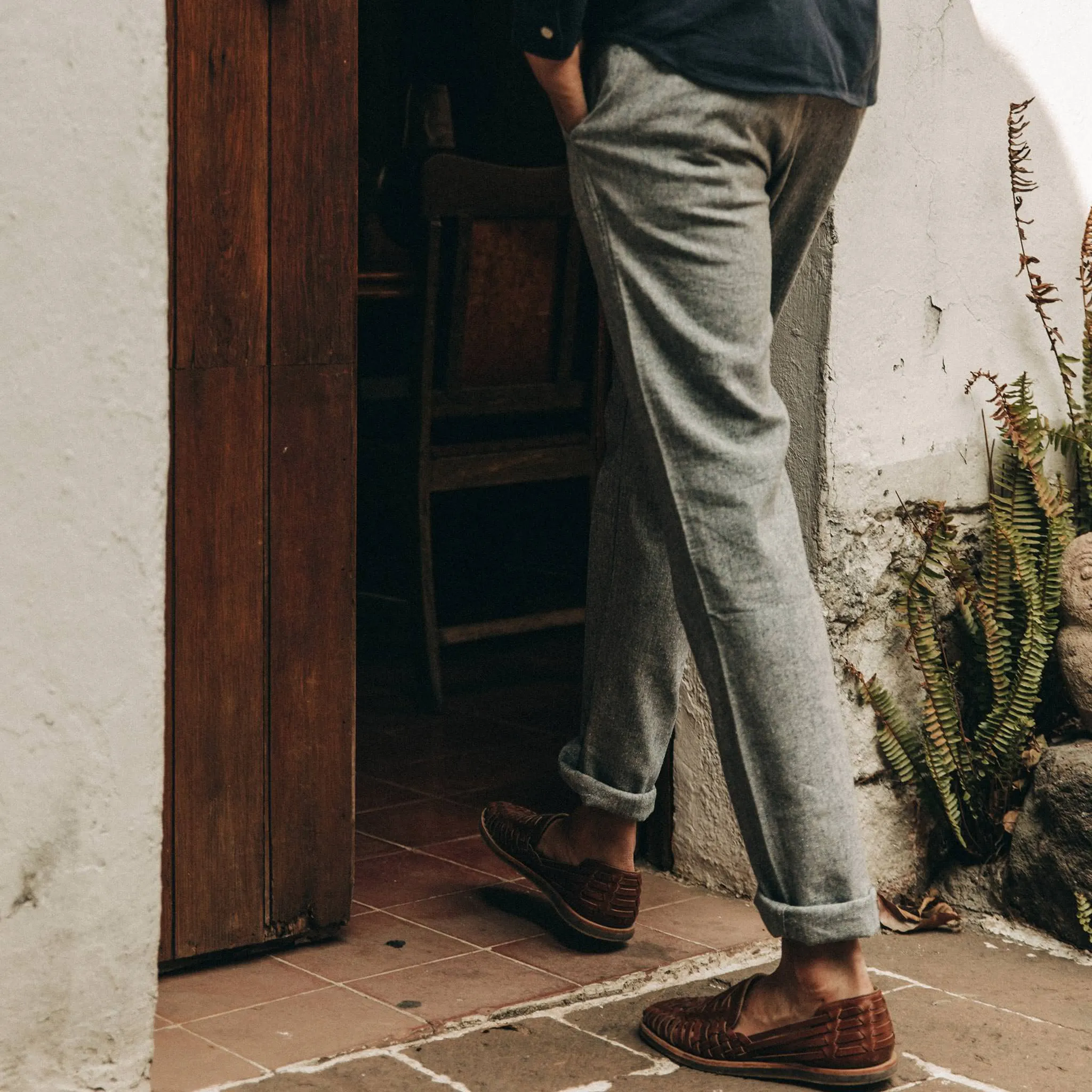 The Easy Pant in Navy Linen Herringbone sold by Taylor Stitch product image thumbnail 5