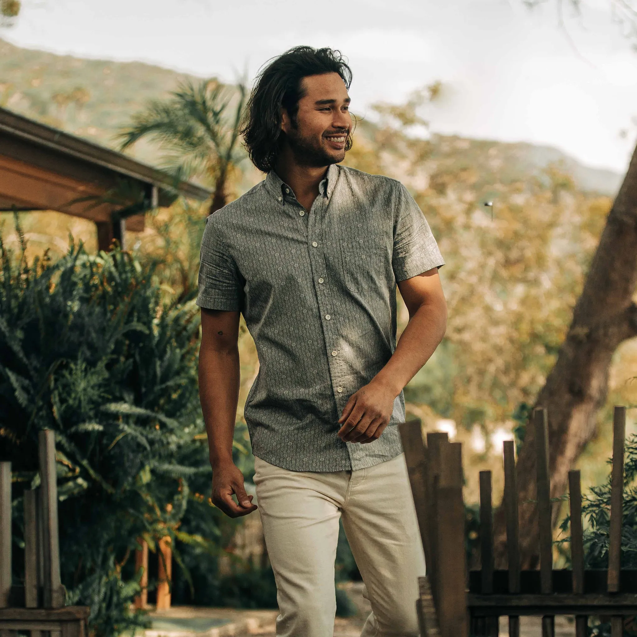 The Short Sleeve Jack in Ash Floral sold by Taylor Stitch product image thumbnail 2