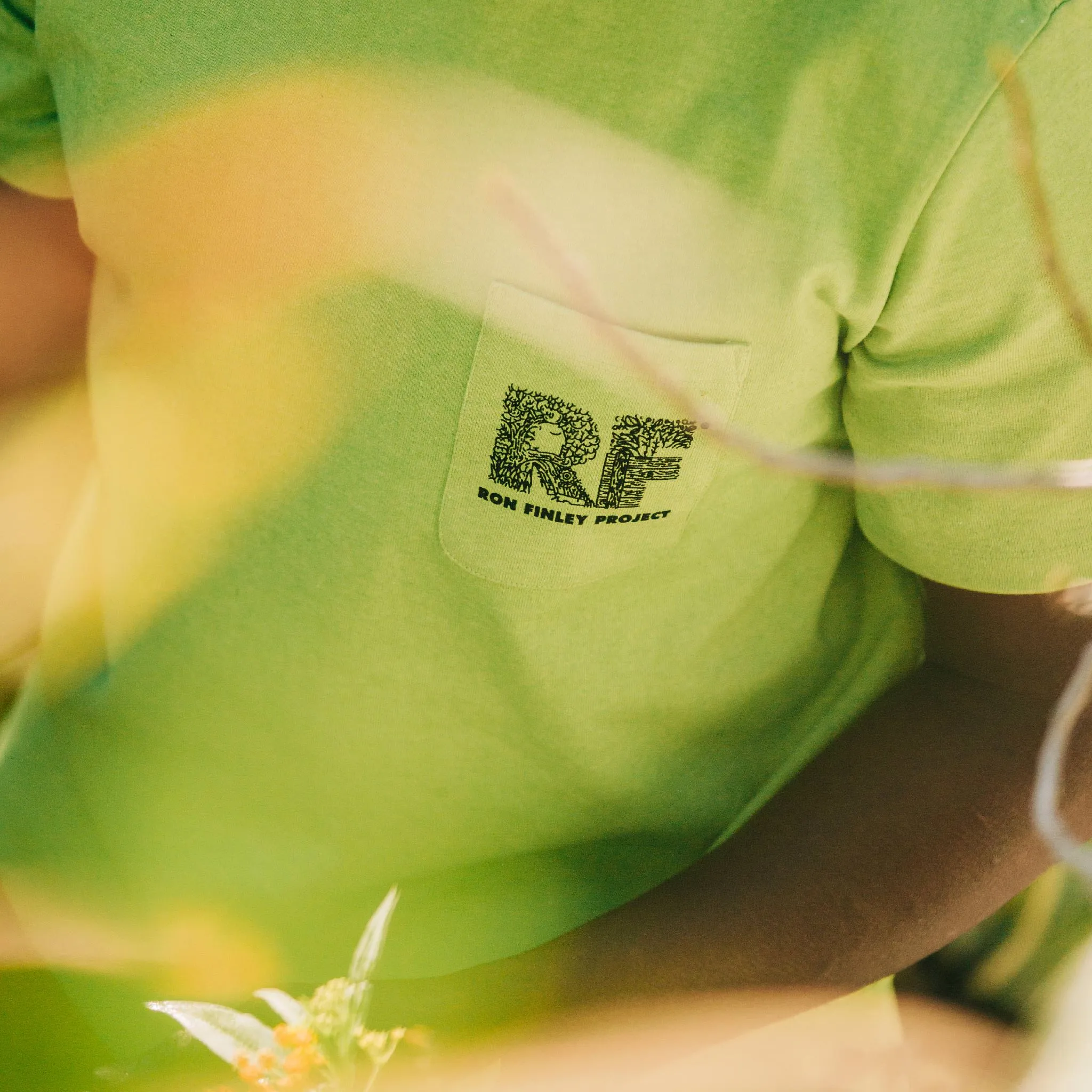 The Heavy Bag Tee in Chlorophyll sold by Taylor Stitch product image thumbnail 3