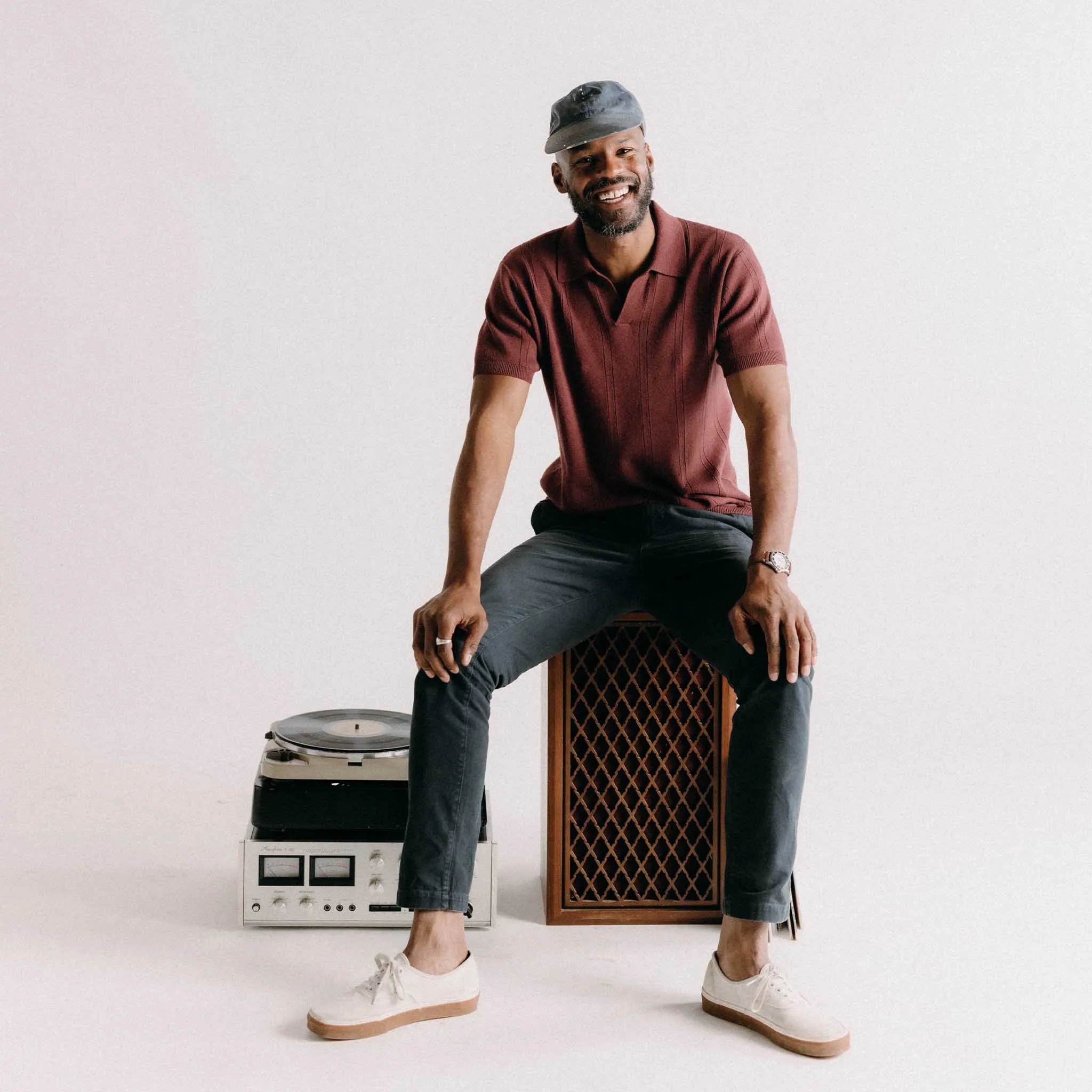 The Slim Foundation Pant in Organic Navy sold by Taylor Stitch product image thumbnail 4