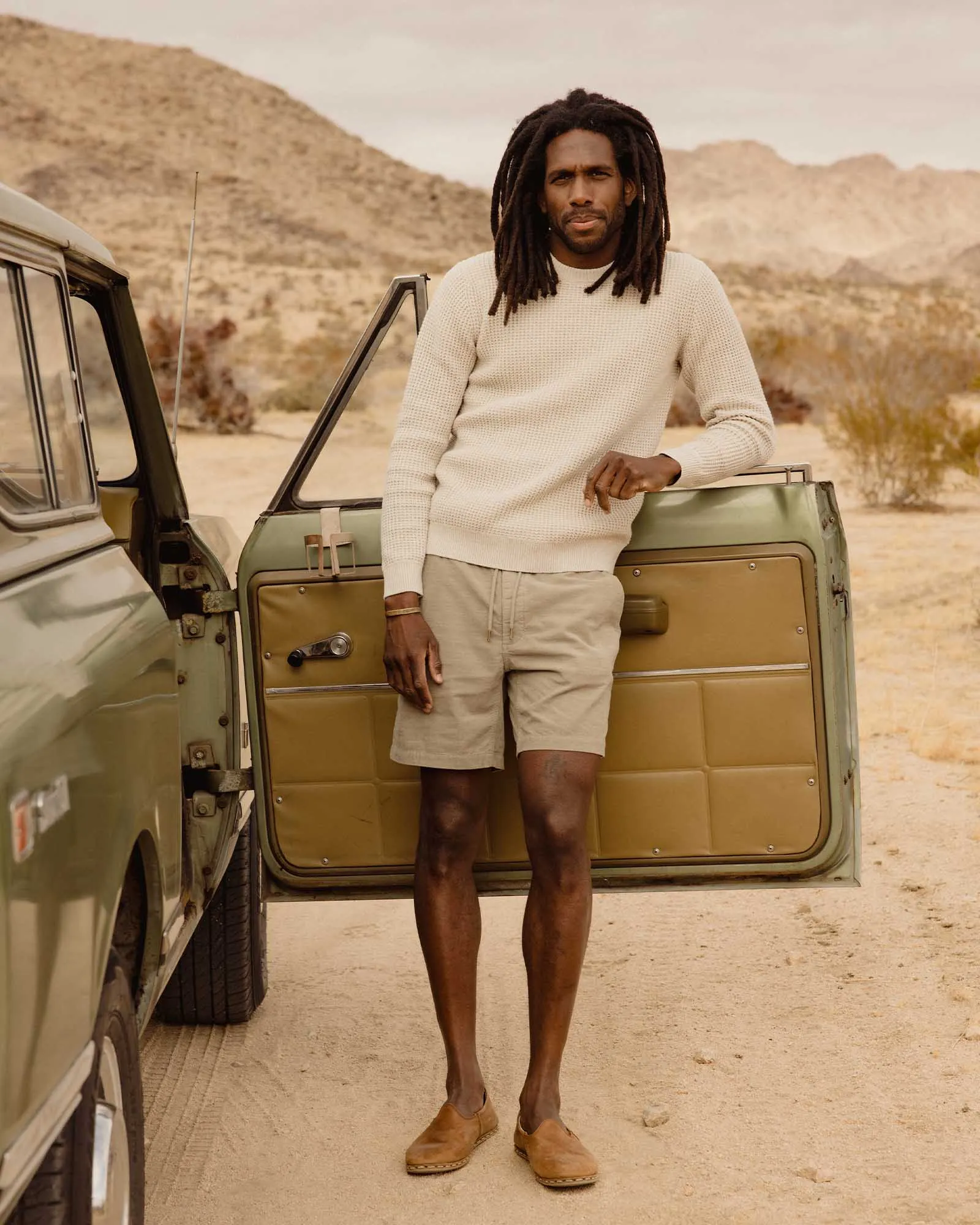 The Apres Short in Heather Moss Pincord sold by Taylor Stitch product image thumbnail 3