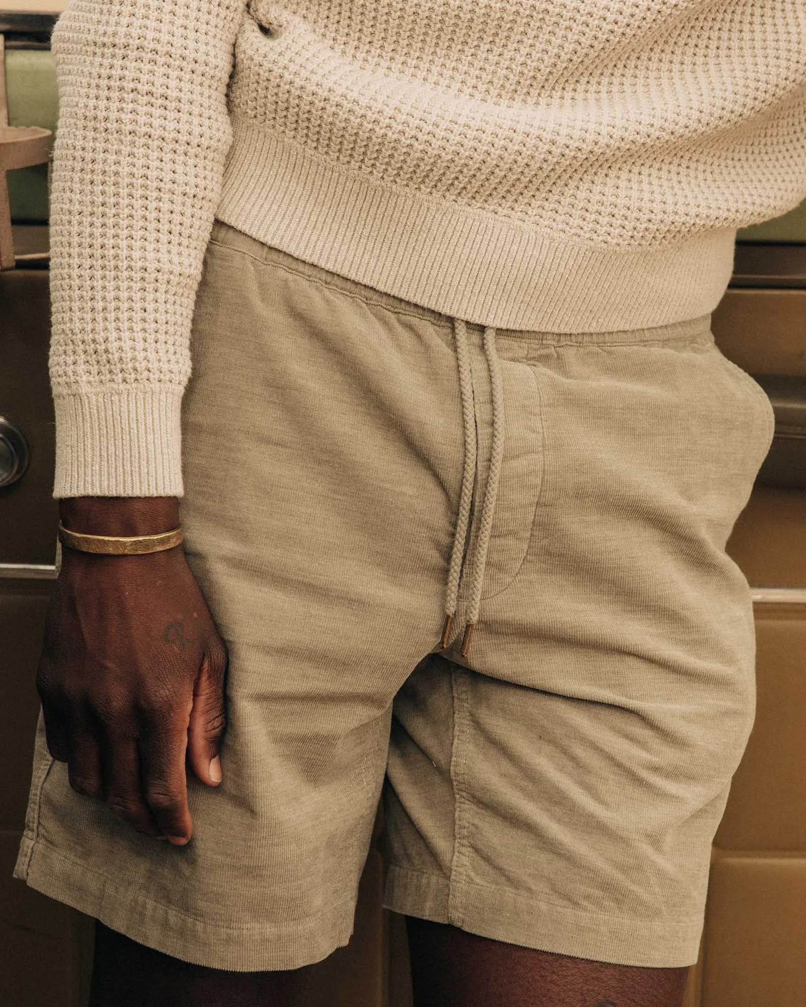 The Apres Short in Heather Moss Pincord sold by Taylor Stitch product image thumbnail 2