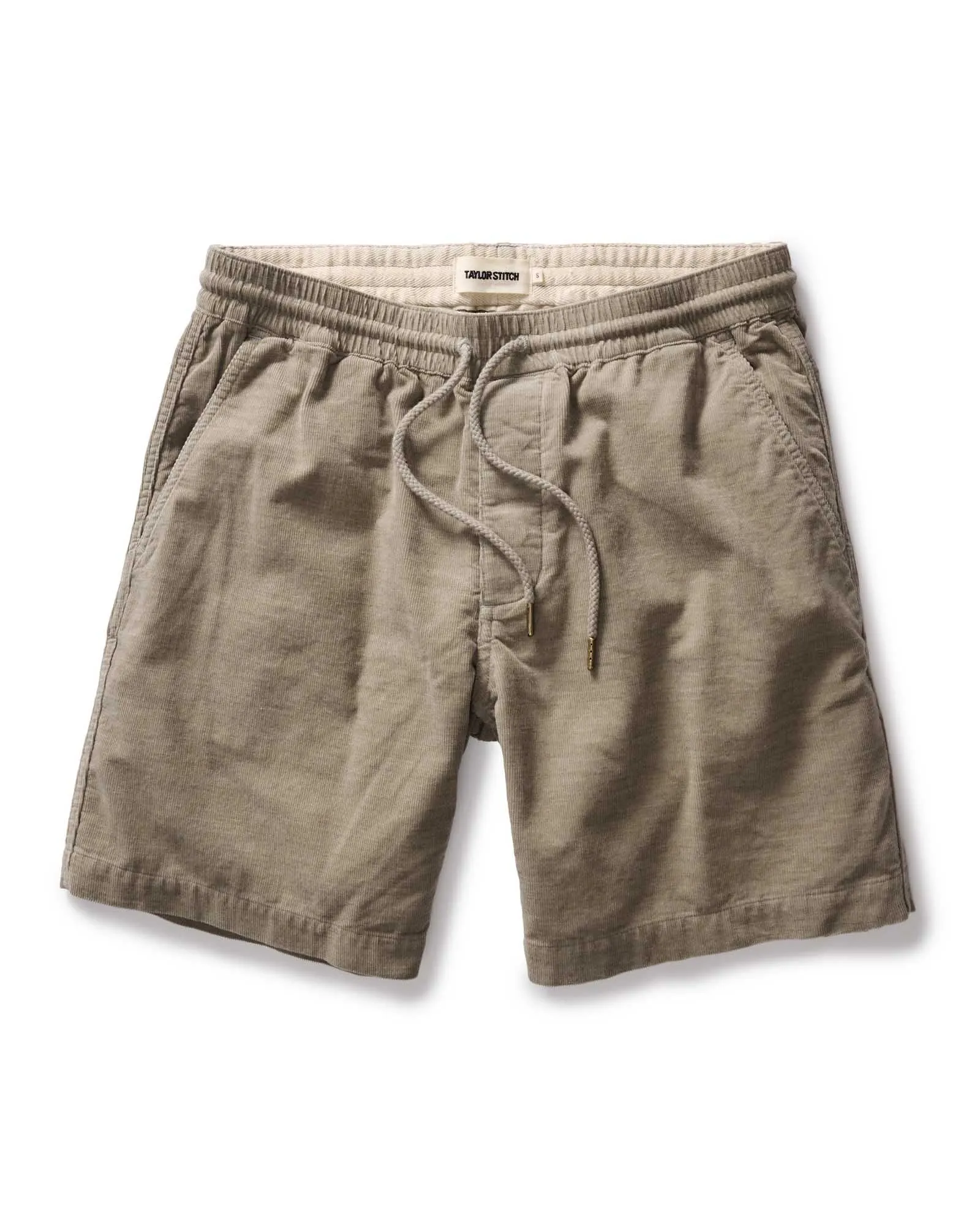 The Apres Short in Heather Moss Pincord sold by Taylor Stitch