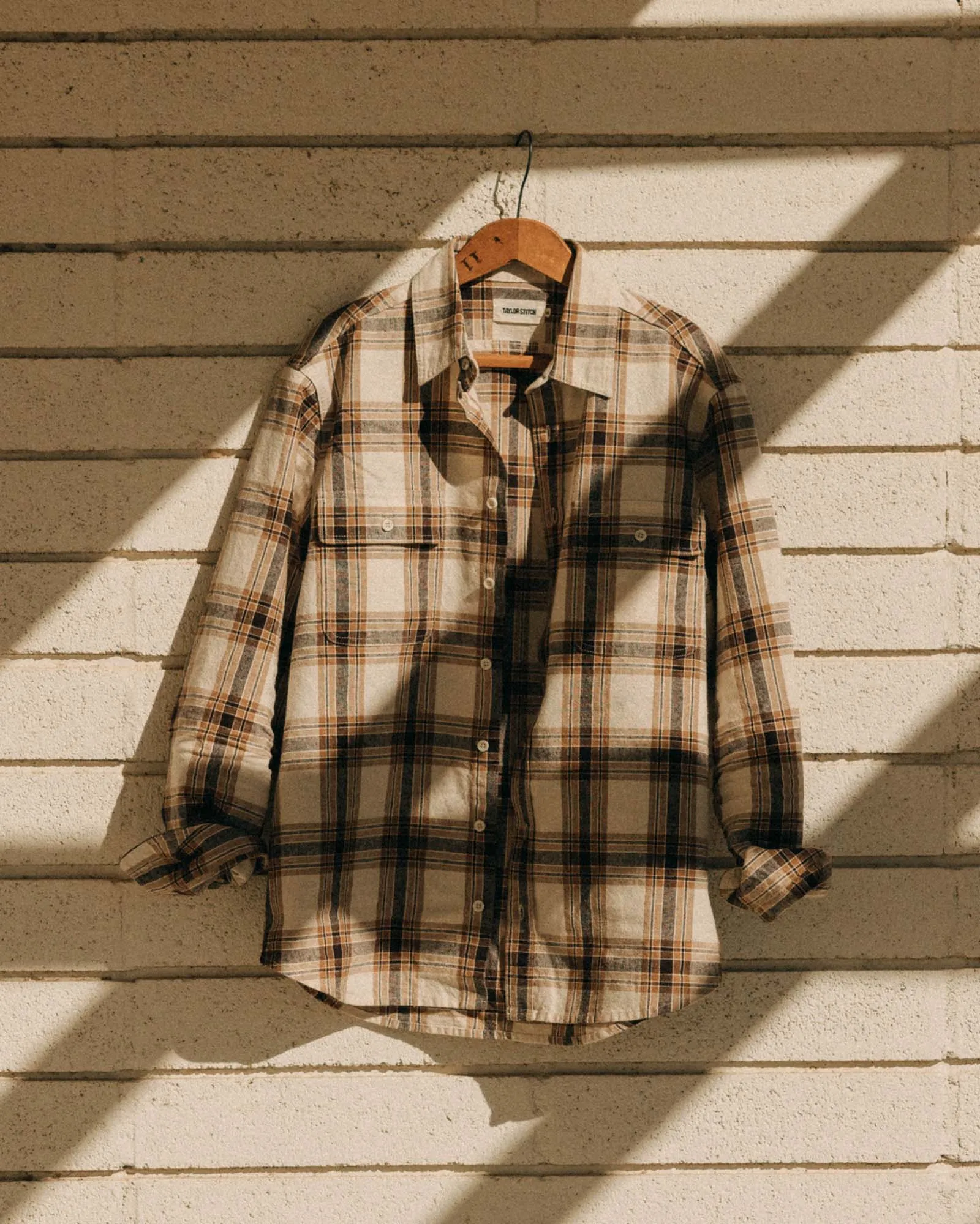 The Craftsman Shirt in Bark Plaid Linen sold by Taylor Stitch product image thumbnail 4