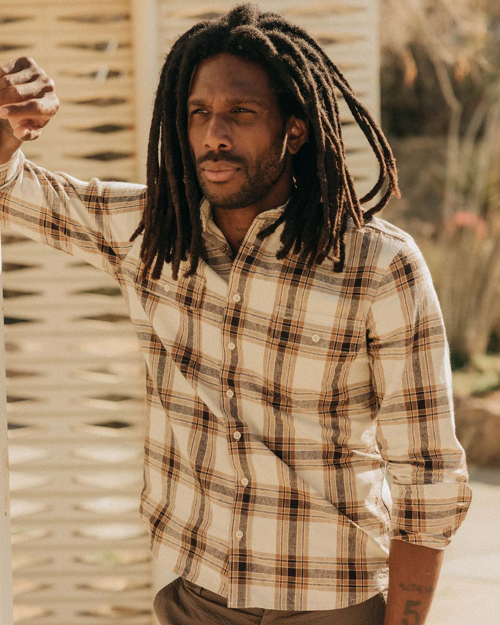 The Craftsman Shirt in Bark Plaid Linen sold by Taylor Stitch product image thumbnail 2