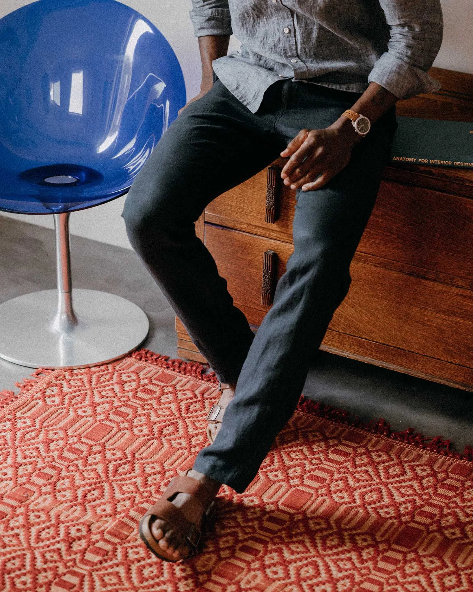 The Easy Pant in Navy Linen sold by Taylor Stitch product image thumbnail 3