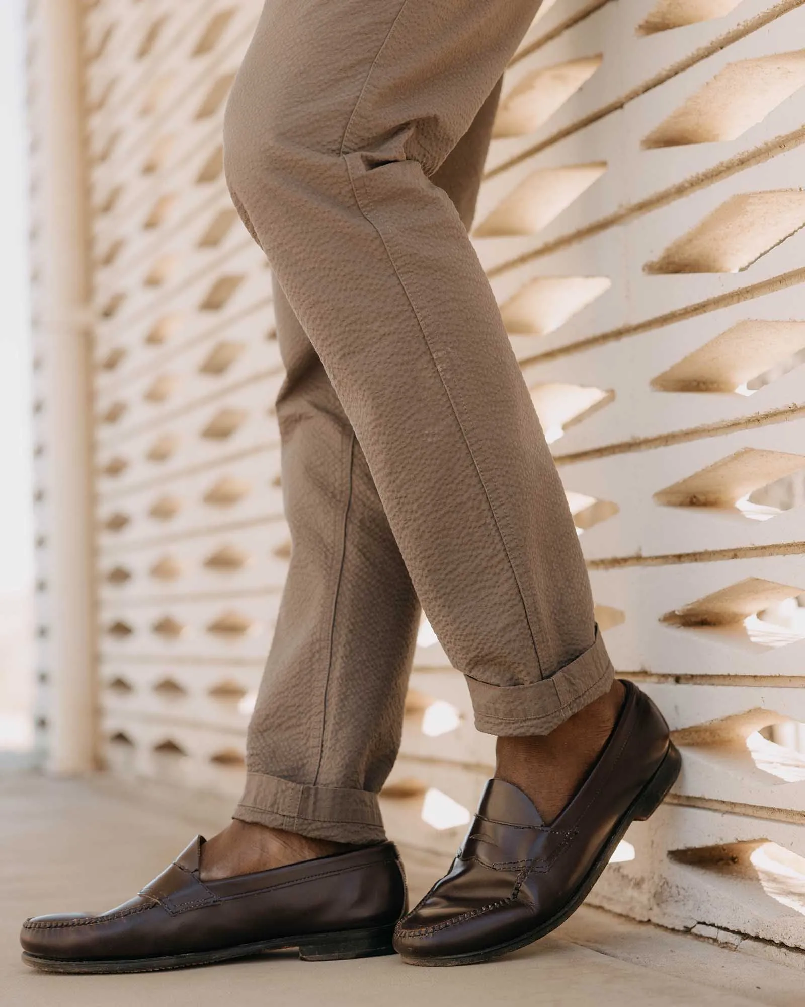 The Easy Pant in Canteen Seersucker sold by Taylor Stitch product image thumbnail 4