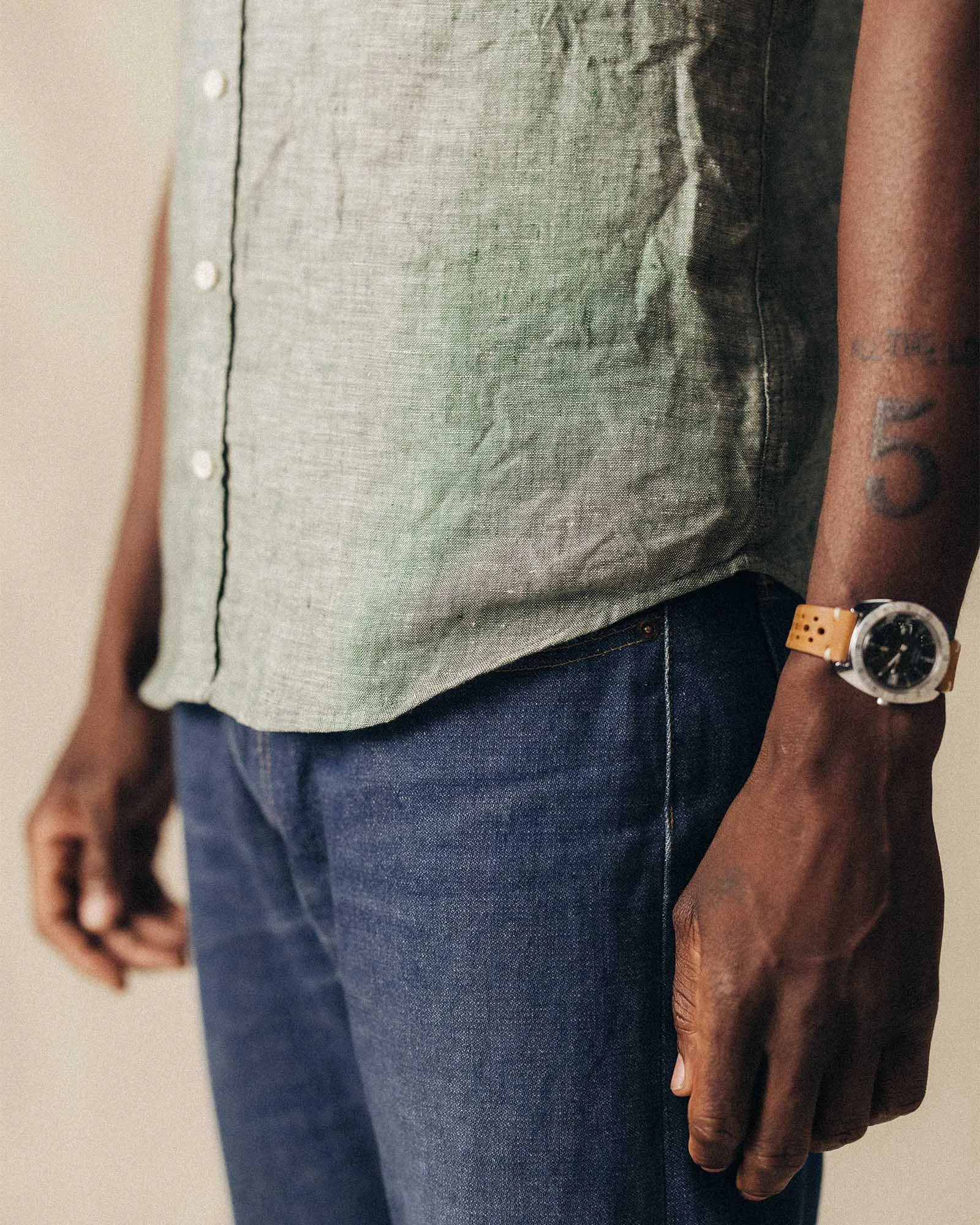 The Short Sleeve California in Cilantro Hemp sold by Taylor Stitch product image thumbnail 3