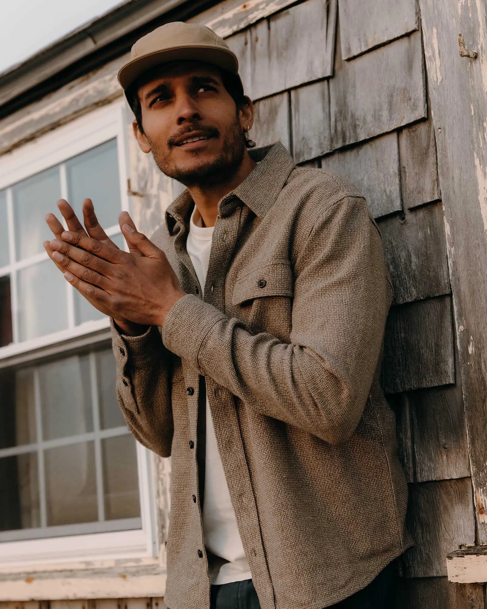 The Ledge Shirt in Army Linen Tweed sold by Taylor Stitch product image thumbnail 5