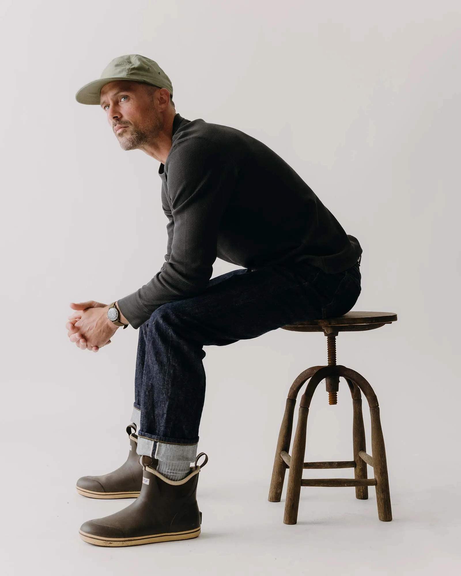 The Straight Jean in Rigid Organic Selvedge sold by Taylor Stitch product image thumbnail 4