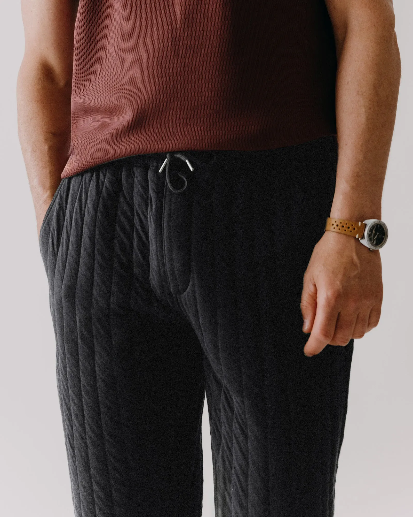 The Apres Pant in Heather Coal Quilted Jersey sold by Taylor Stitch product image thumbnail 3