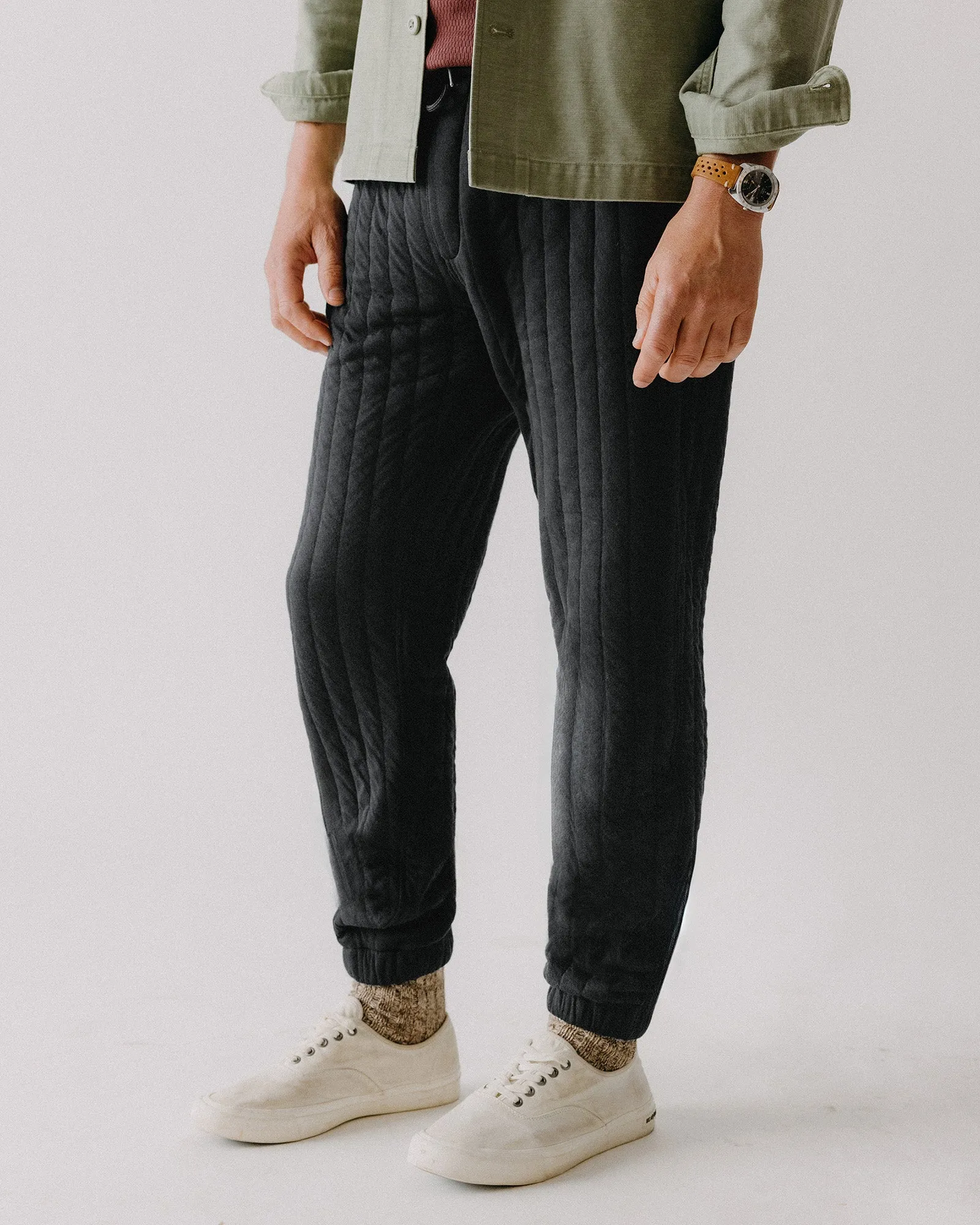 The Apres Pant in Heather Coal Quilted Jersey sold by Taylor Stitch product image thumbnail 2