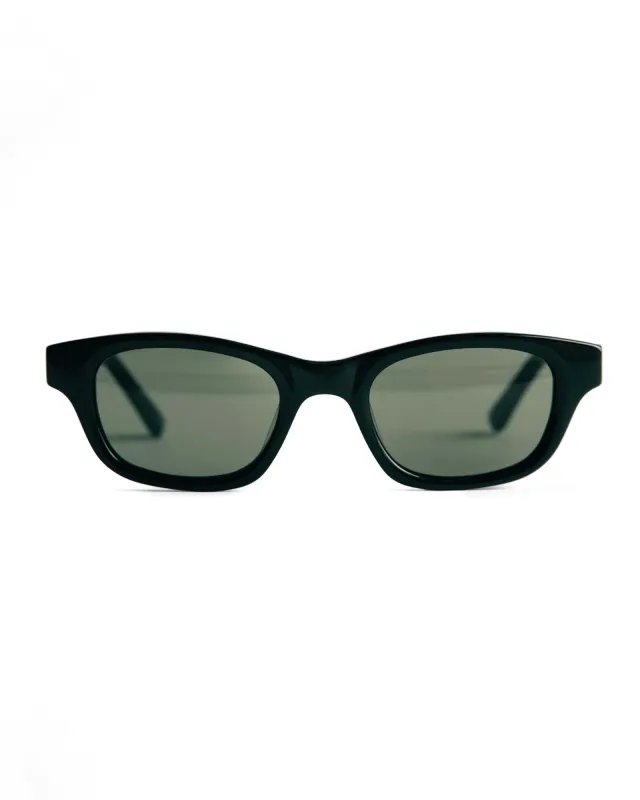 The Sergio in Black sold by Taylor Stitch