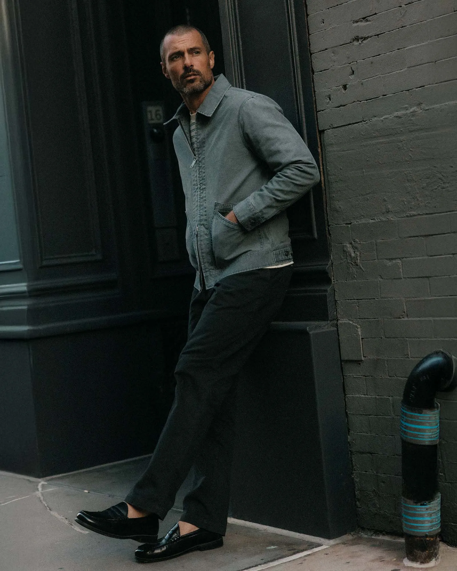 The Shifter Jacket in Dark Grey Pigment Canvas sold by Taylor Stitch product image thumbnail 4