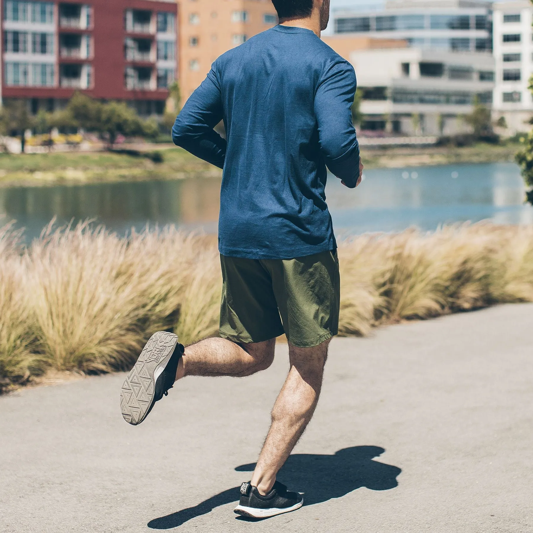 The Myles Everyday Short in Forest sold by Taylor Stitch product image thumbnail 4