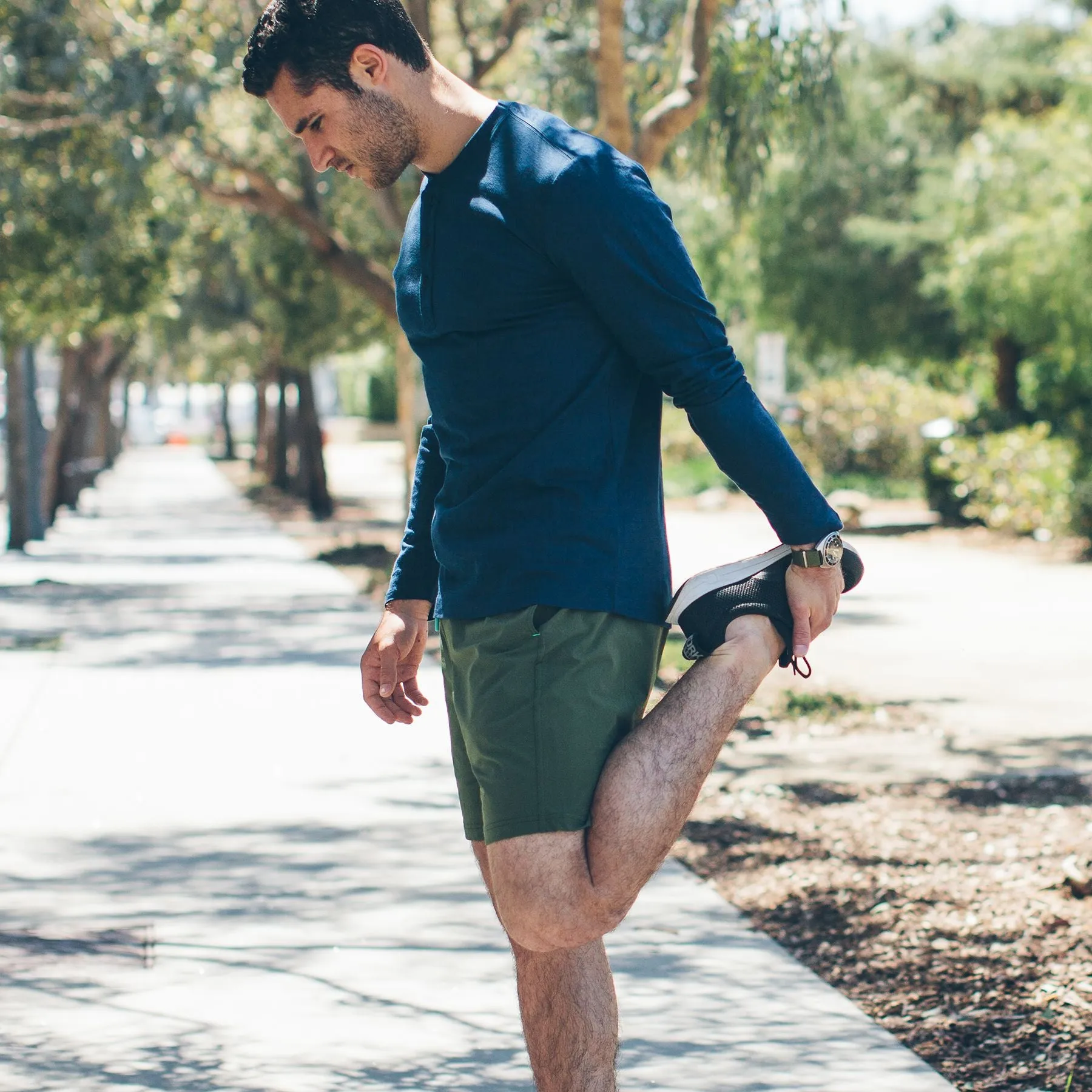 The Myles Everyday Short in Forest sold by Taylor Stitch product image thumbnail 3