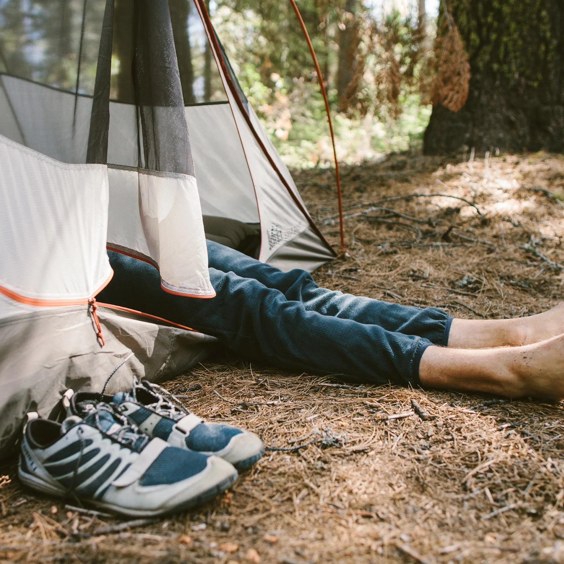 The Pack Pant in Midnight Polartec Fleece sold by Taylor Stitch product image thumbnail 4