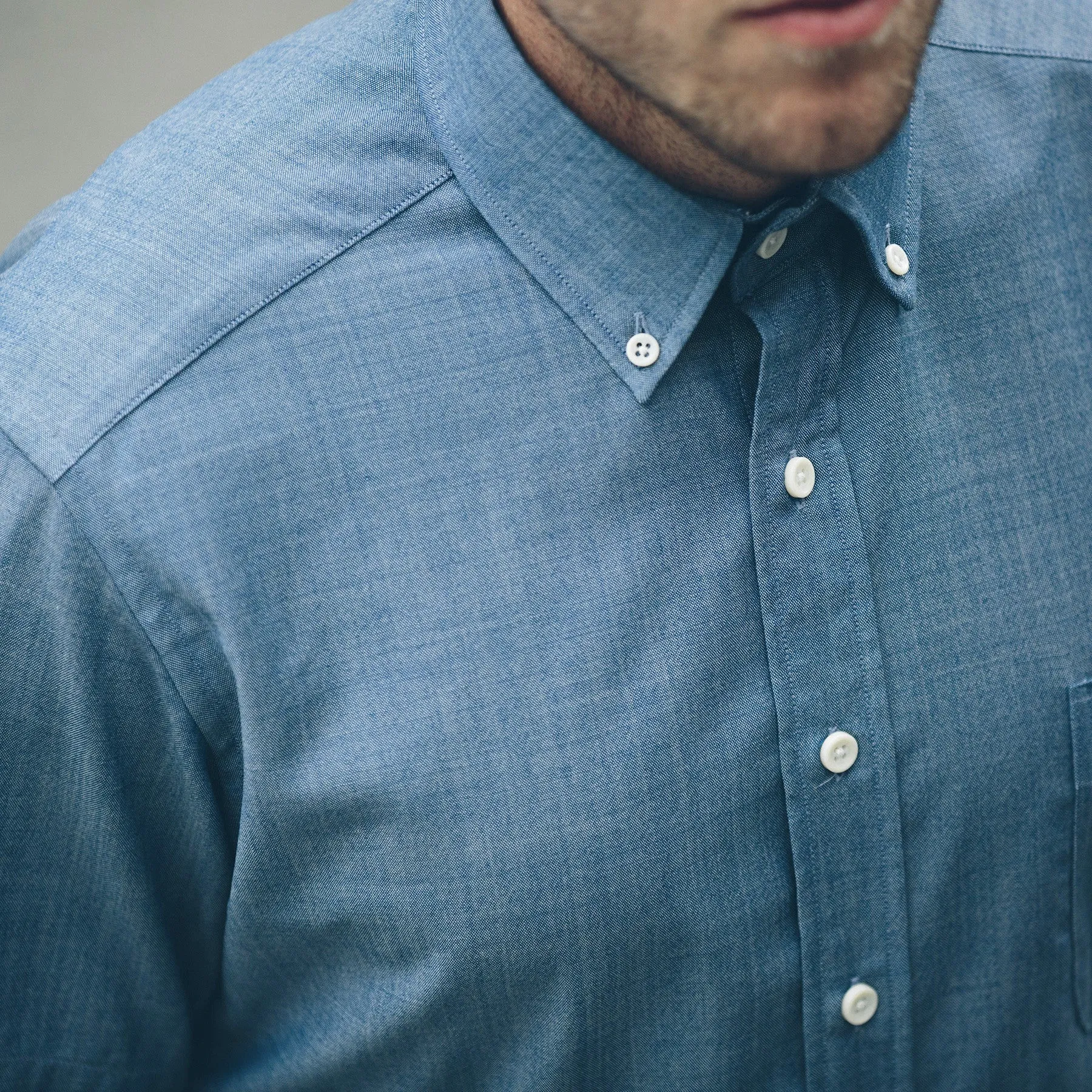 The Short Sleeve Jack in Sky Blue Chambray sold by Taylor Stitch product image thumbnail 4