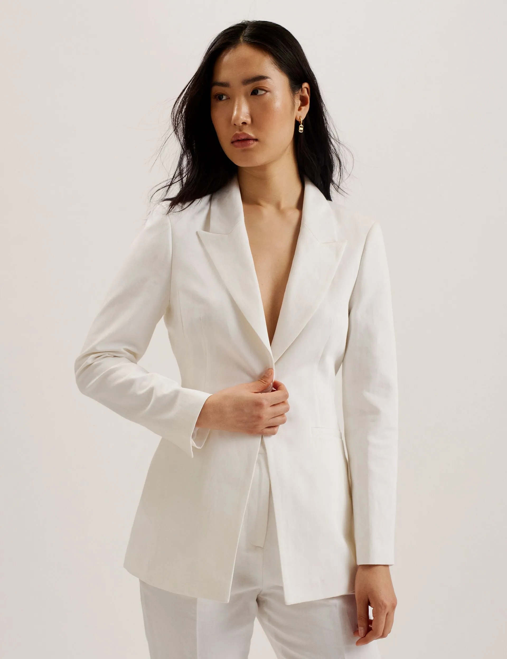 MUSUB | WHITE sold by Ted Baker