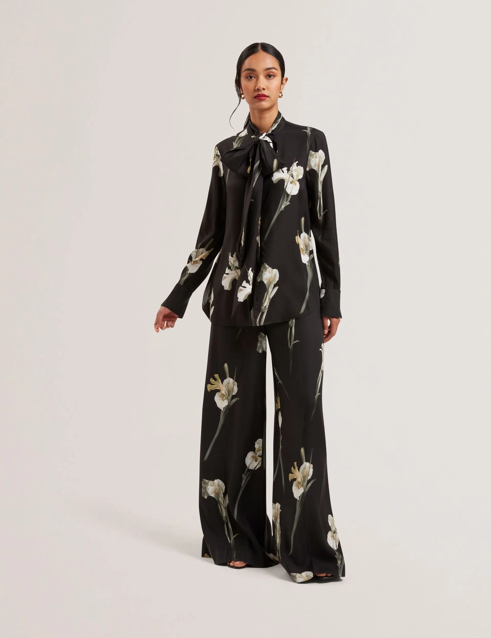 ZAKIIER | BLACK sold by Ted Baker