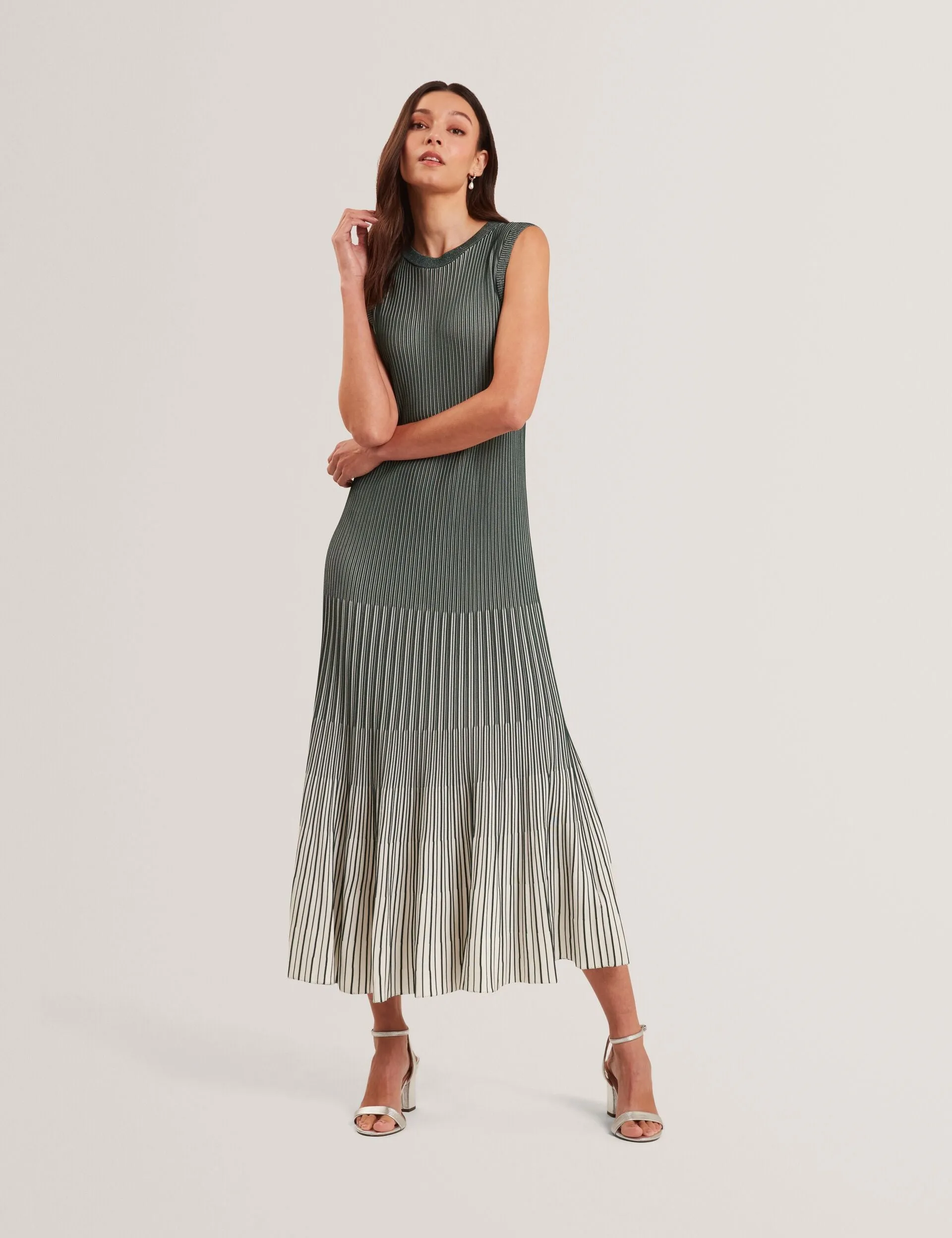DILYLAA | DARK GREEN sold by Ted Baker