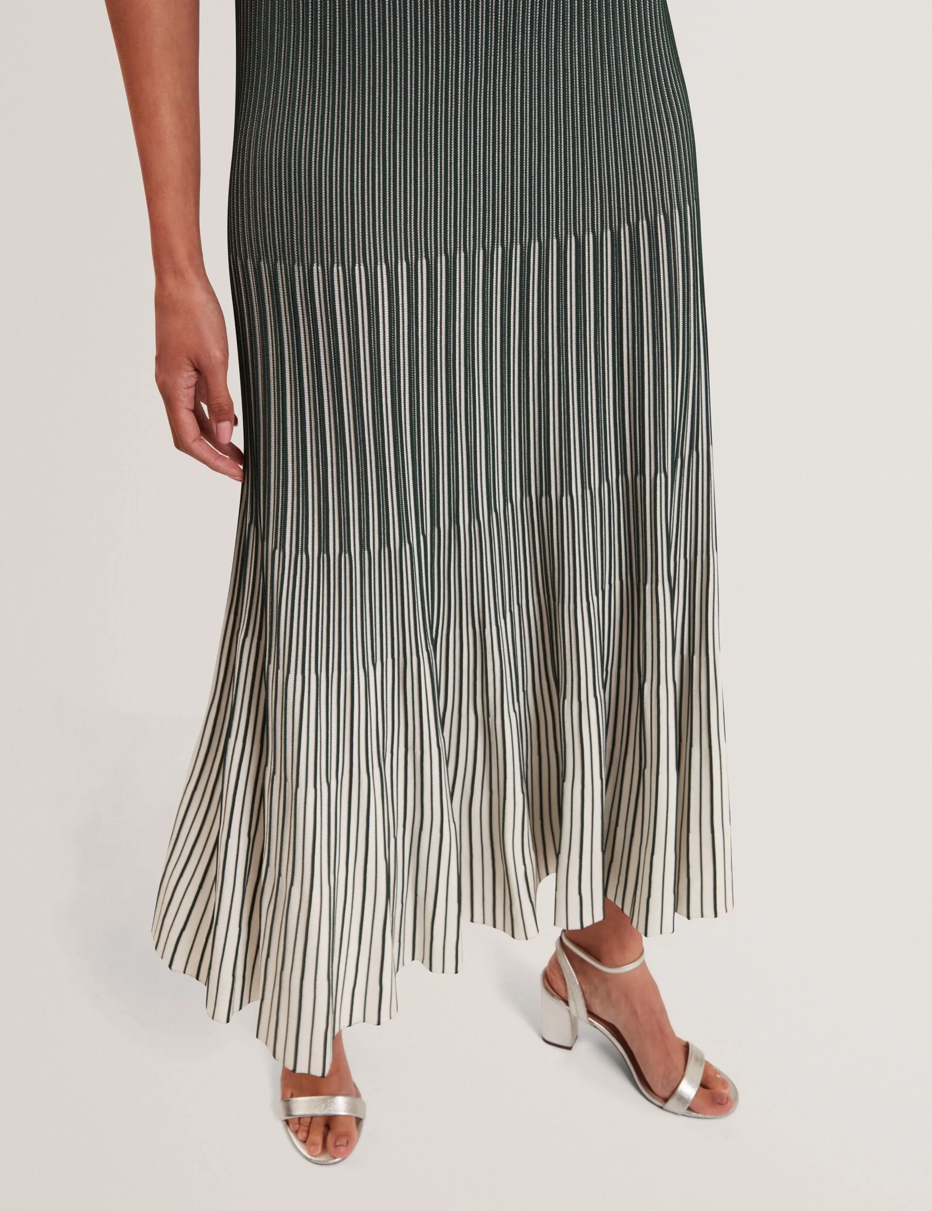 DILYLAA | DARK GREEN sold by Ted Baker product image thumbnail 2