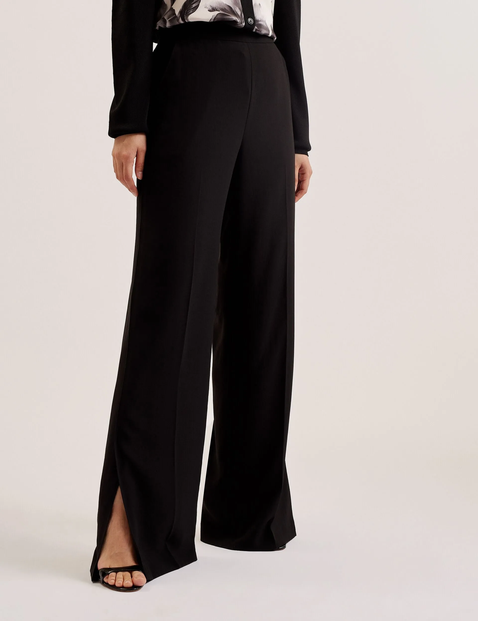 INUT | BLACK sold by Ted Baker