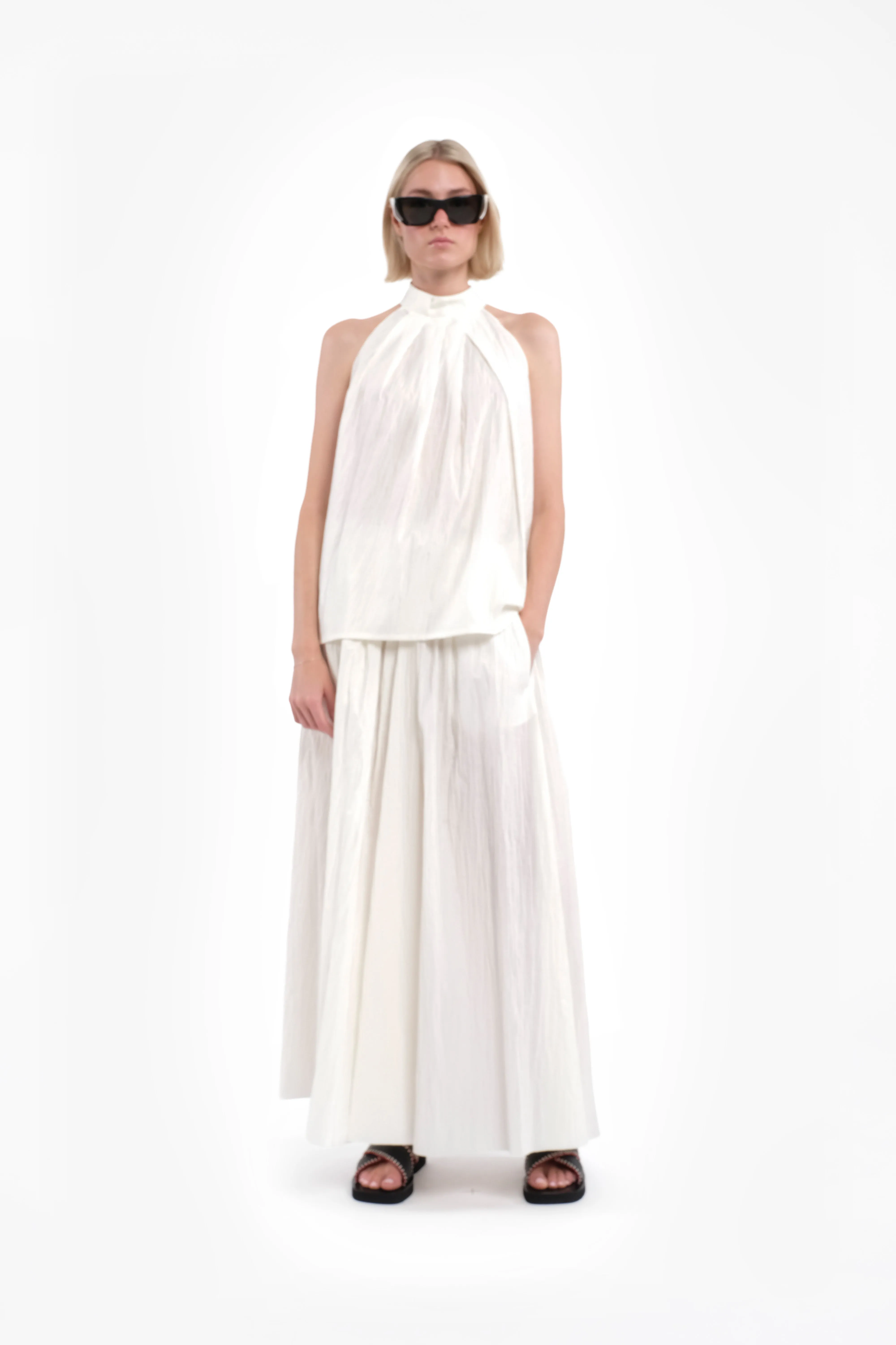 White Halter Tank Top In Crinkled Cotton sold by Tela product image thumbnail 3
