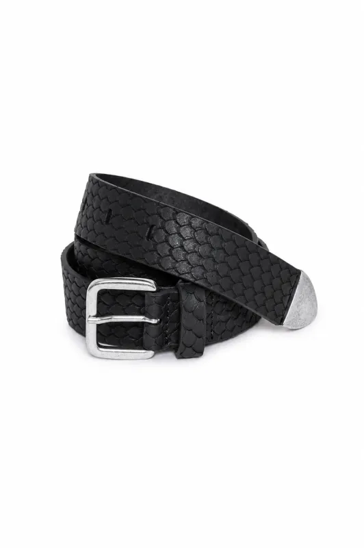 Leather Belt with Silver Buckle In Black Color made by Tela