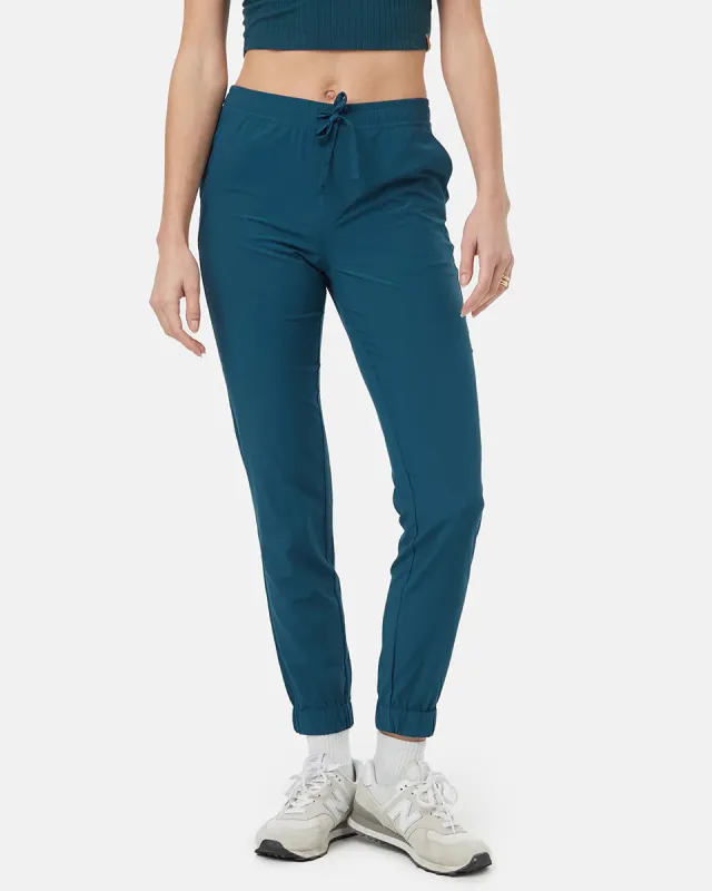 inMotion Pacific Jogger sold by tentree