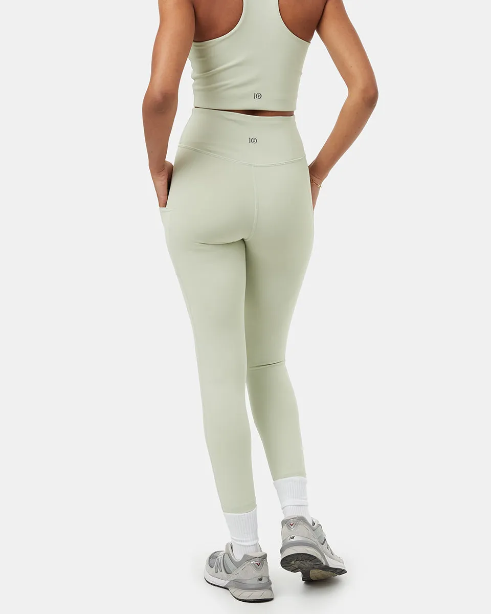 inMotion 7/8 Pocket Legging sold by tentree product image thumbnail 3