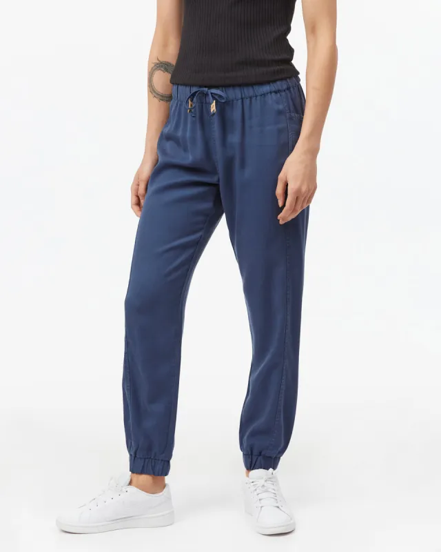 Colwood Jogger sold by tentree